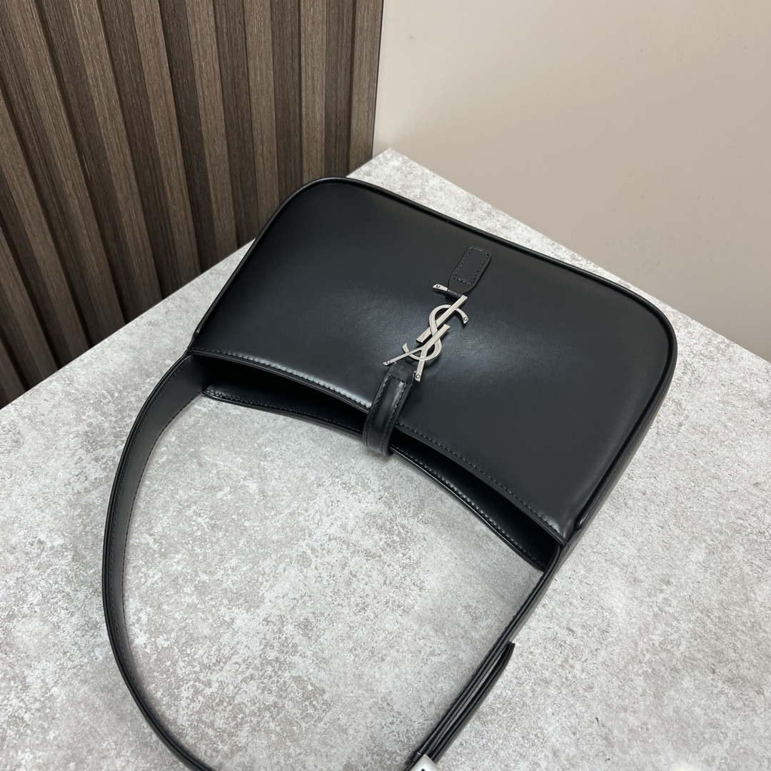 YSL LE 5 À 7 IN SMOOTH LEATHER NOIR SILVER 9 X 6.3 X 2.5 INCHES
