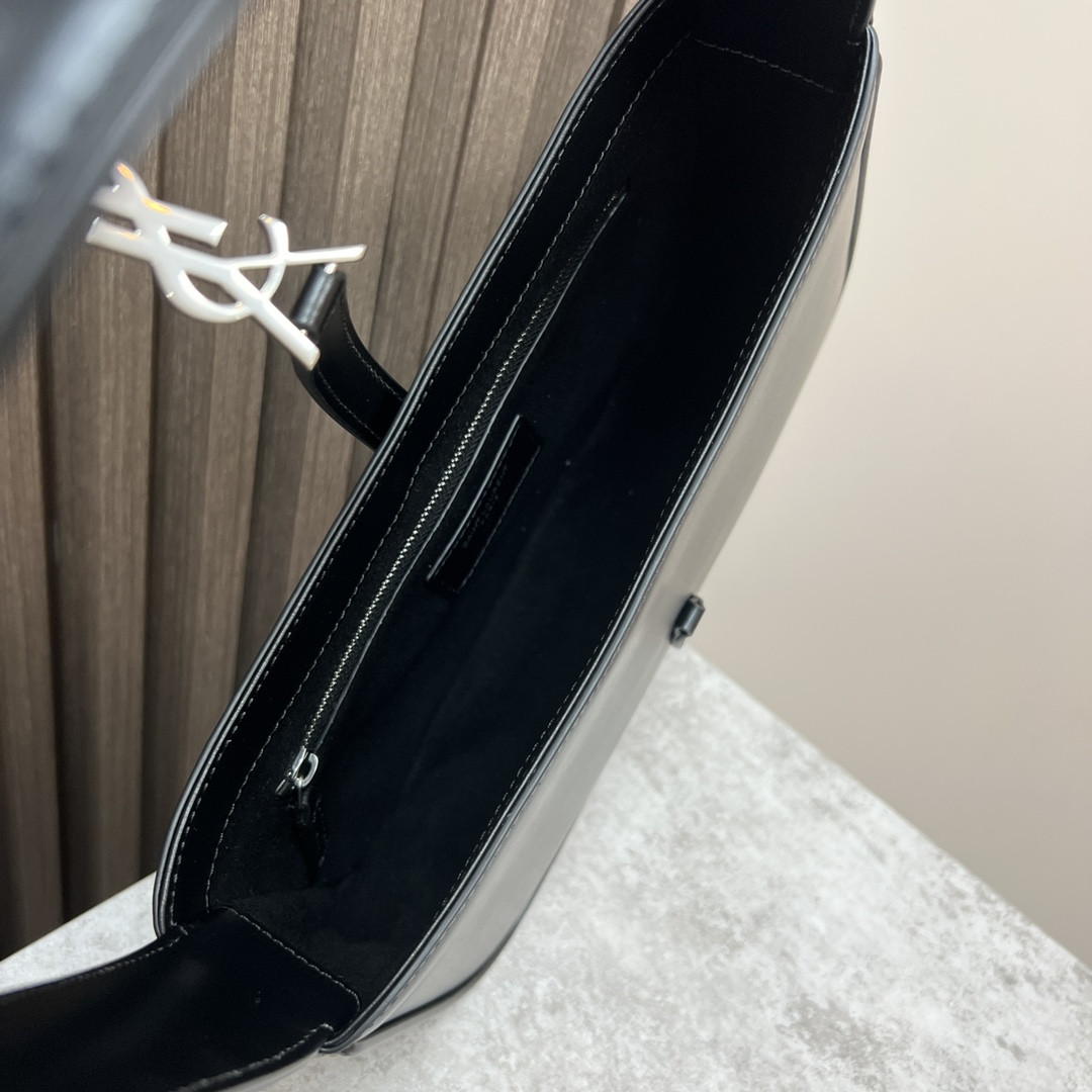 YSL LE 5 À 7 IN SMOOTH LEATHER NOIR SILVER 9 X 6.3 X 2.5 INCHES