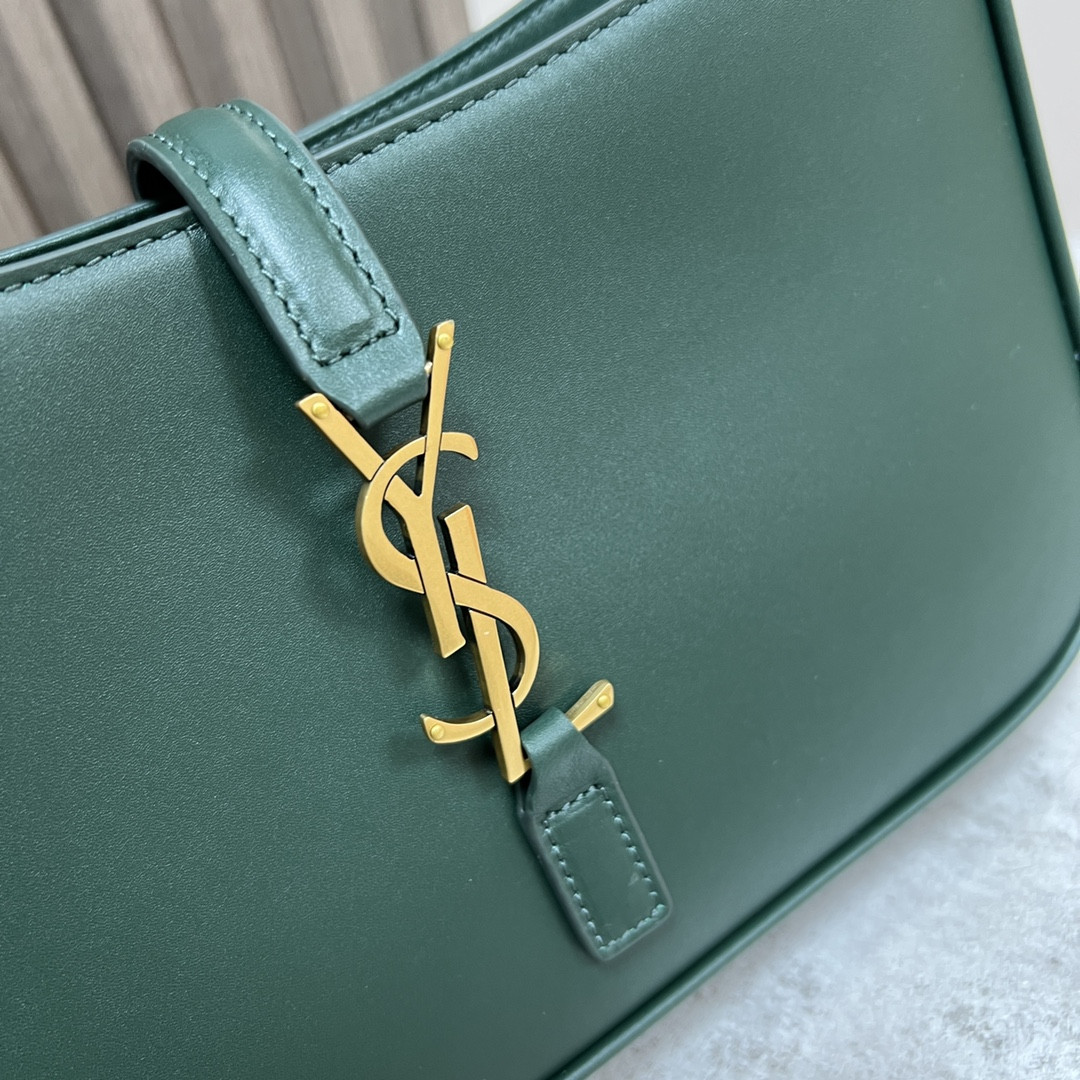 YSL LE 5 À 7 IN SMOOTH LEATHER VERT FONCE 9 X 6.3 X 2.5 INCHES