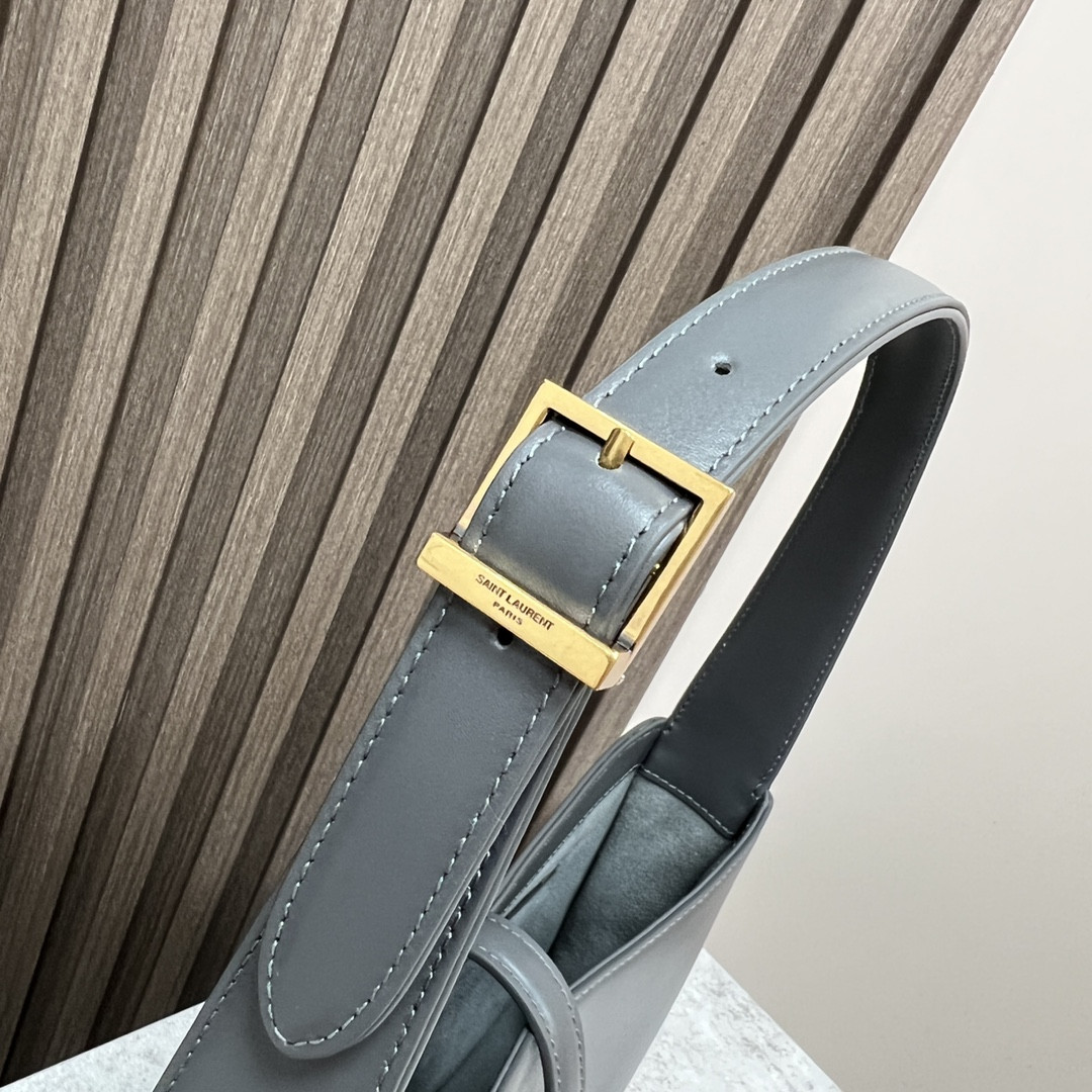 YSL LE 5 À 7 IN SMOOTH LEATHER GRAY 9 X 6.3 X 2.5 INCHES