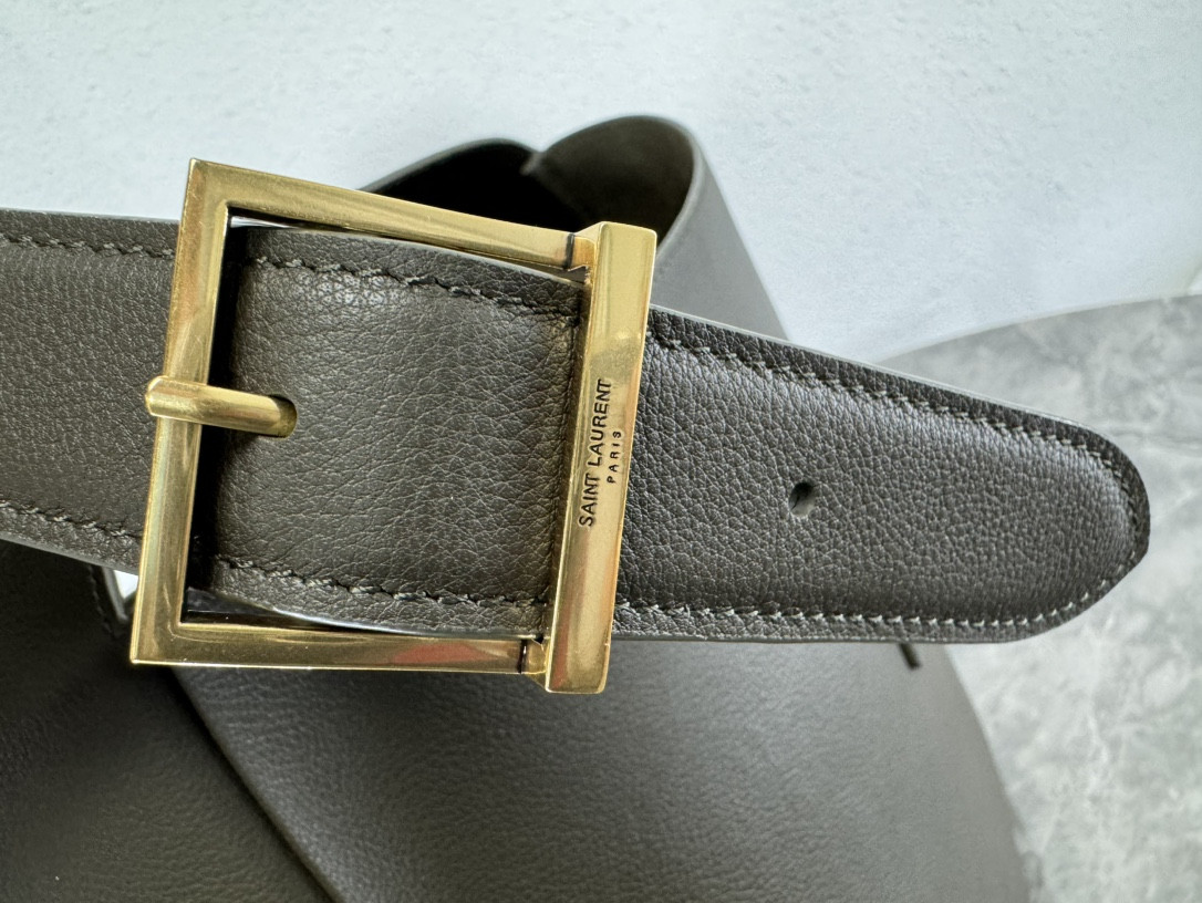 YSL LE 5 À 7 SUPPLE LARGE IN SMOOTH LEATHER LIGHT MUSK 11.8" X 11" X 4.3"