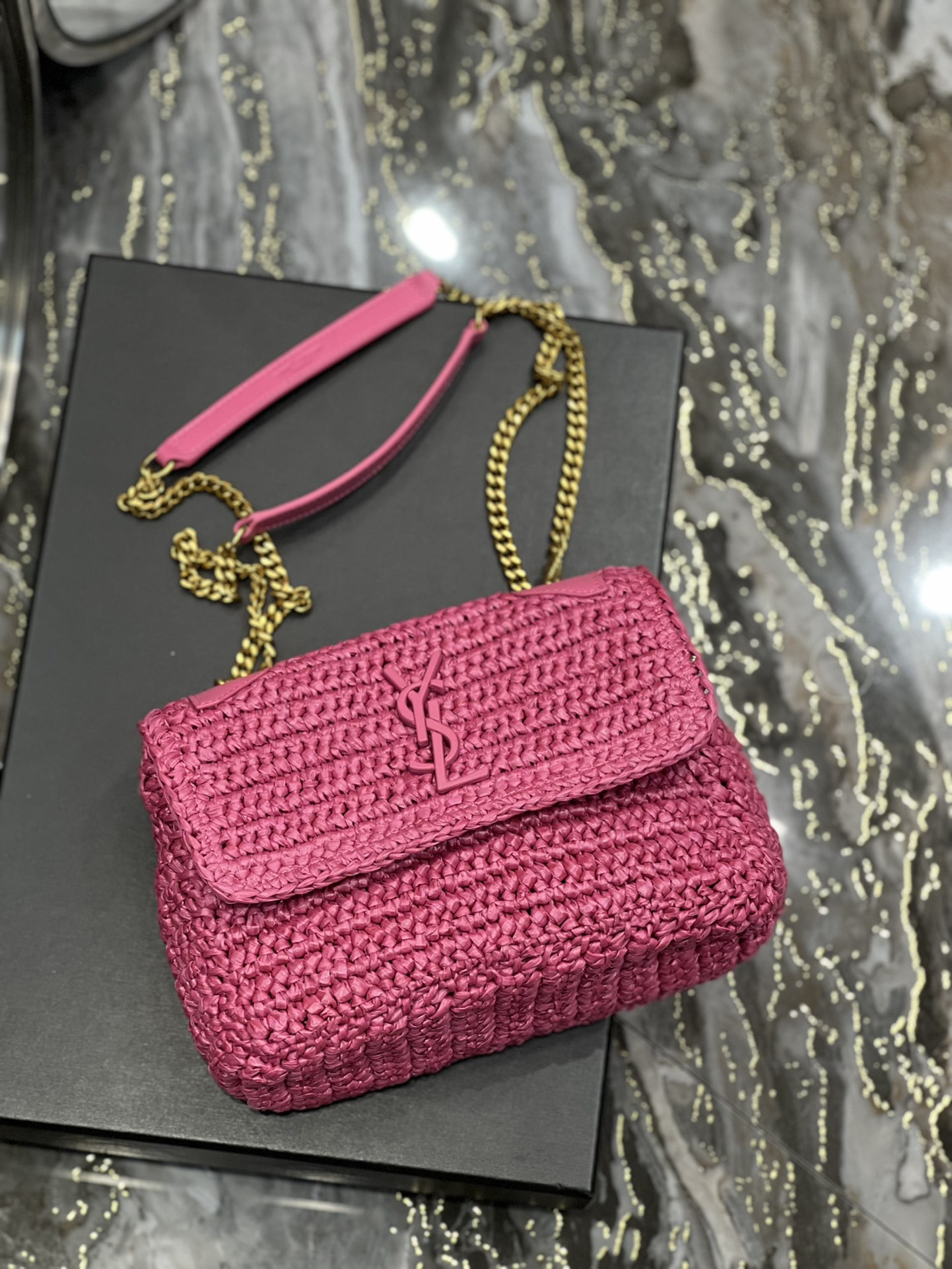 YSL NIKI CHAIN BAG IN RAFFIA AND LEATHER 22×16.5×12 CM