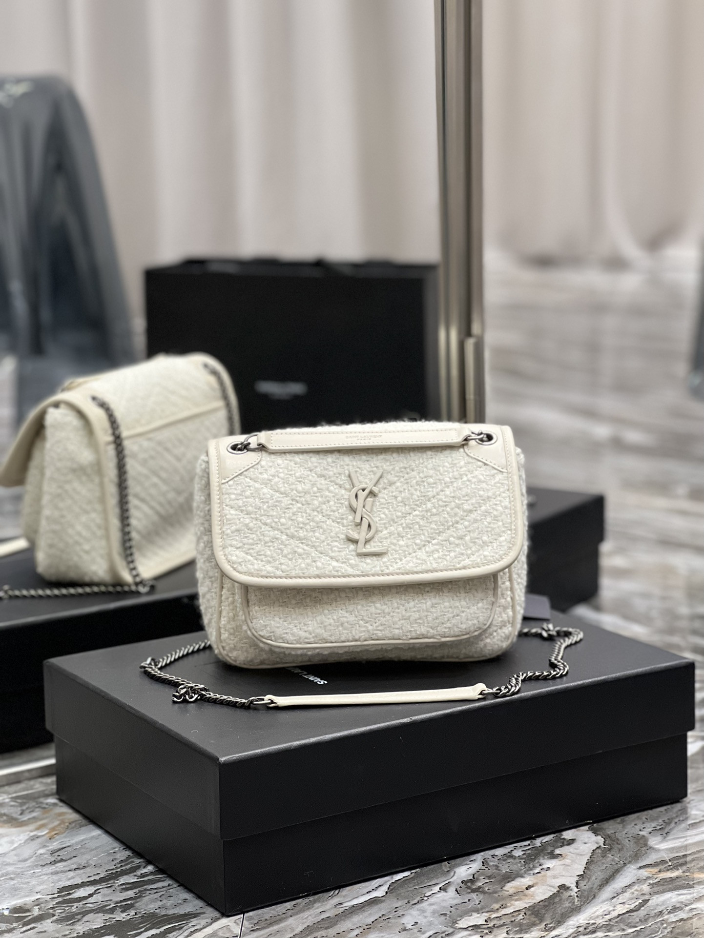 YSL NIKI MEDIUM IN WHITE 11 X 7.8 X 3.3 INCHES