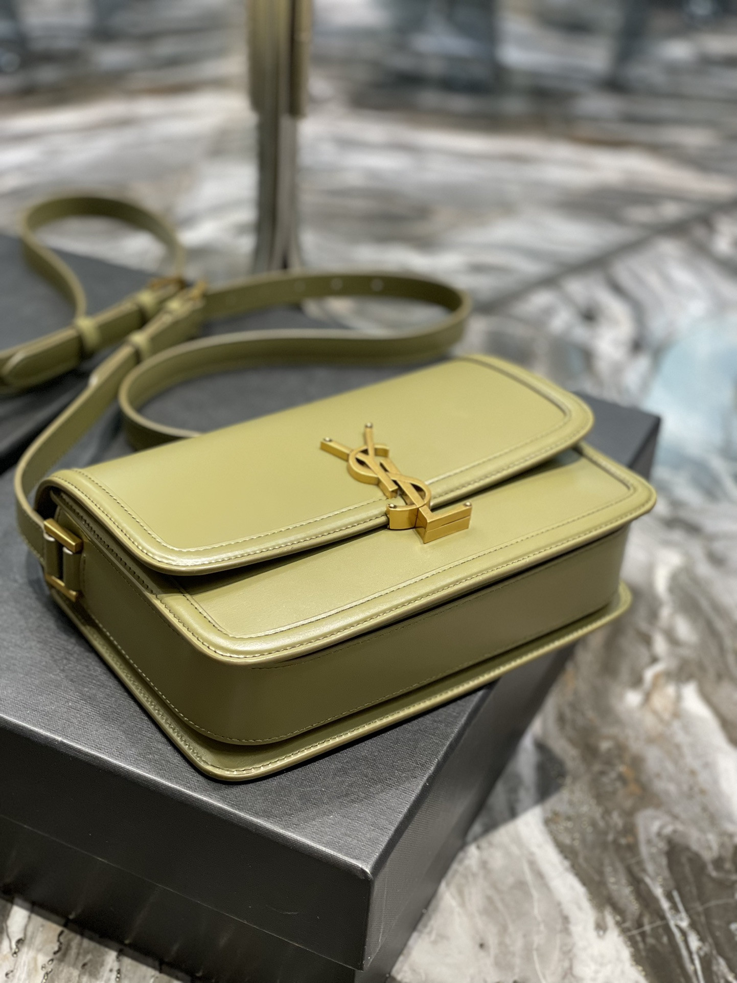 YSL SOLFERINO MEDIUM SATCHEL IN BOX SAINT LAURENT Avocado GREEN 9.1 X 6.3 X 2.4 INCHES