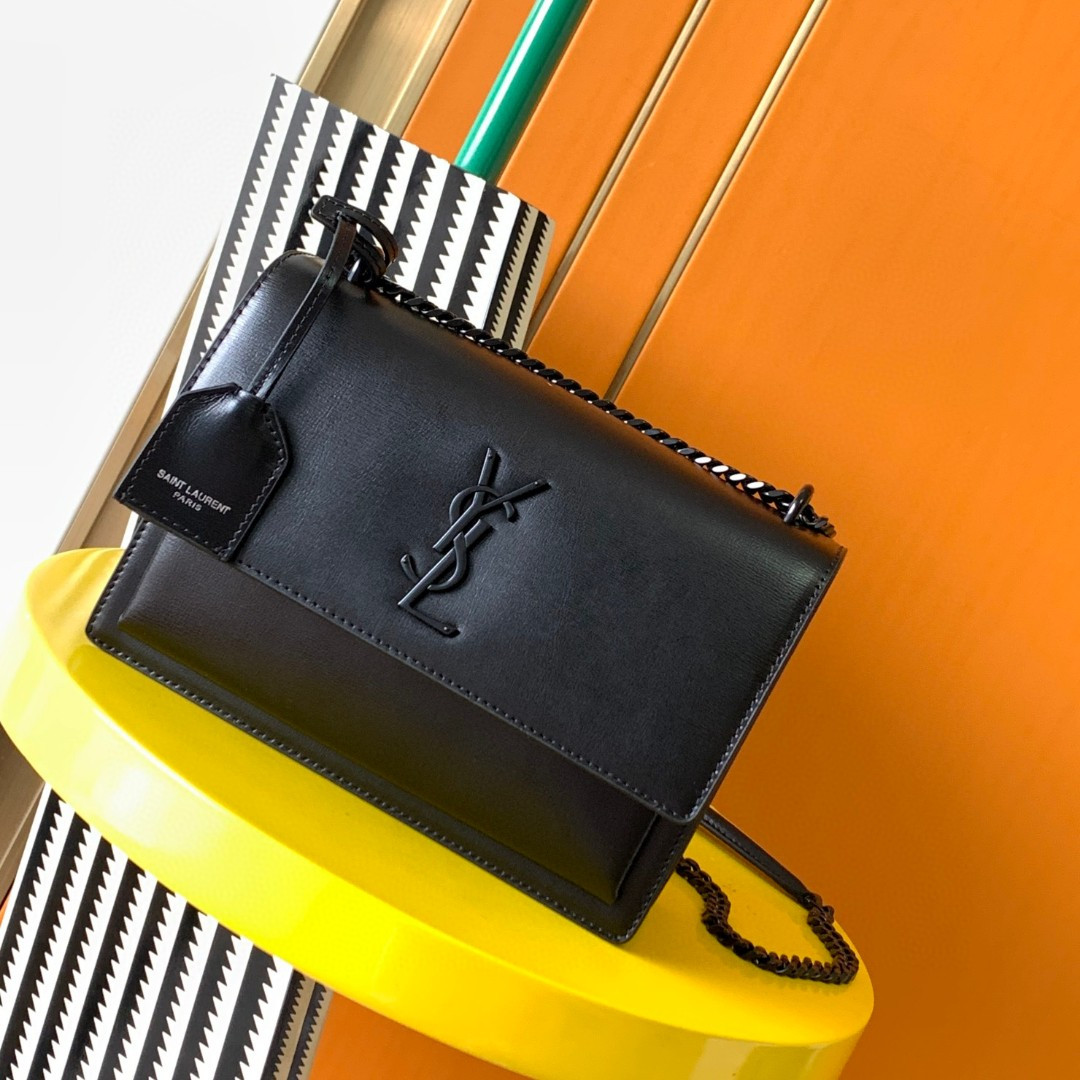 YSL SUNSET MEDIUM IN SMOOTH LEATHER NOIR 8 X 6.2 X 2.5 INCHES