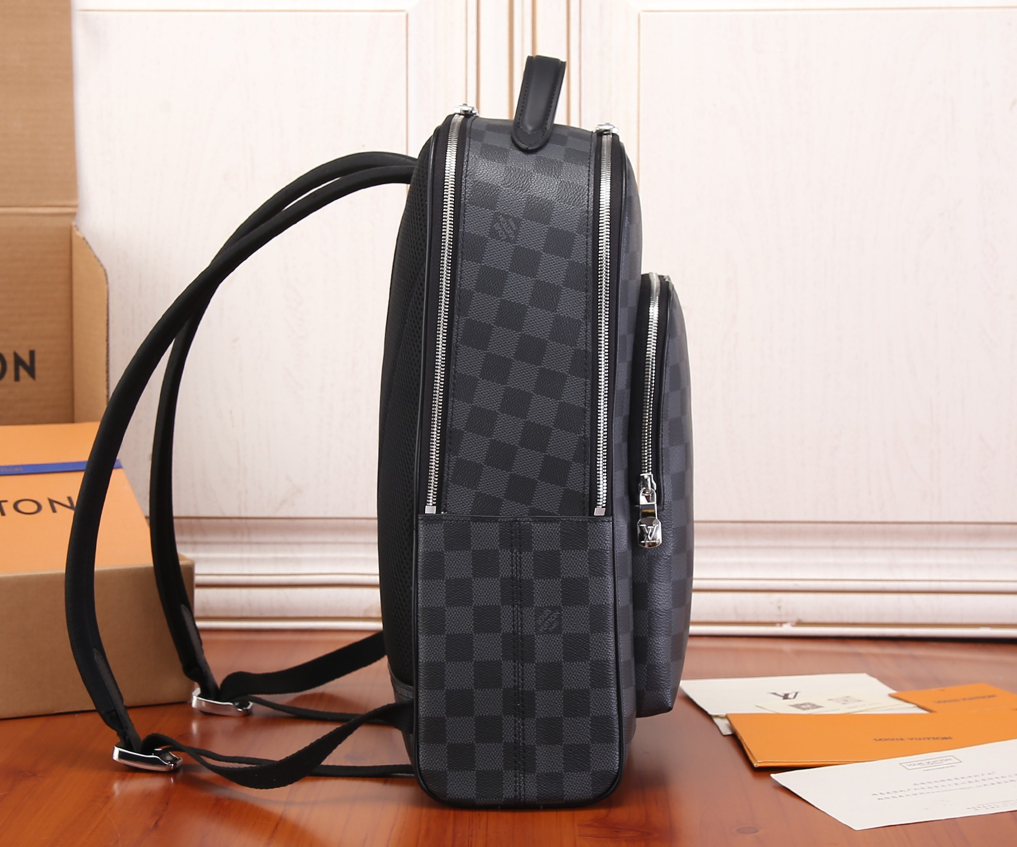 Louis Vuitton N40499 Avenue Backpack 40 x 31 x 15 cm