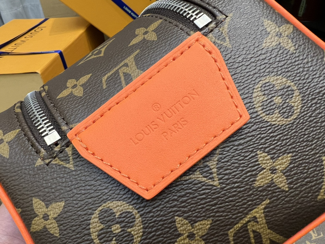 Louis Vuitton M44495 Dopp Kit Toilet Pouch 28 x 15 x 16.5 cm