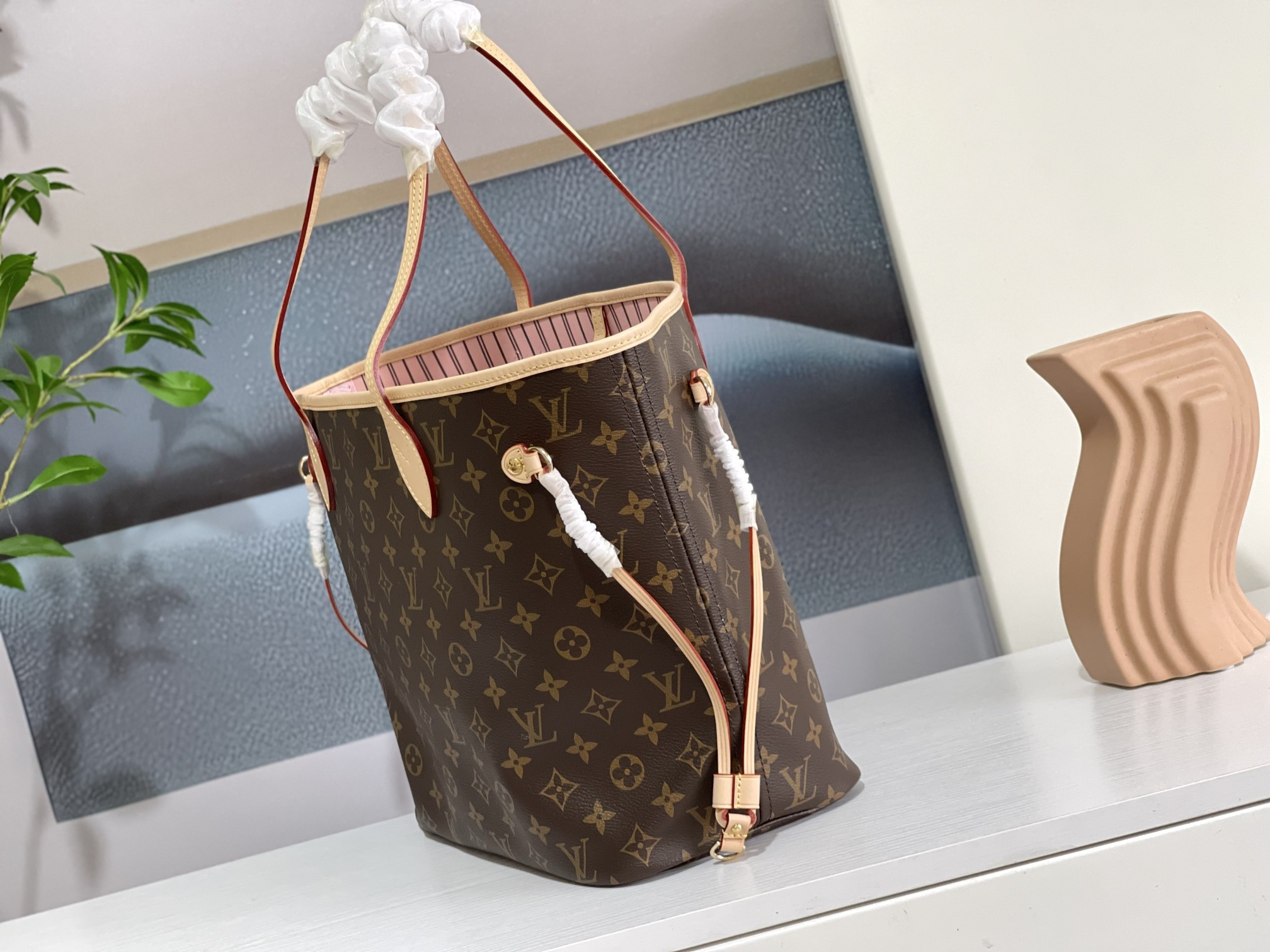 Louis Vuitton M40995 Neverfull MM 12.6 x 11.4 x 6.7 inches Without Box