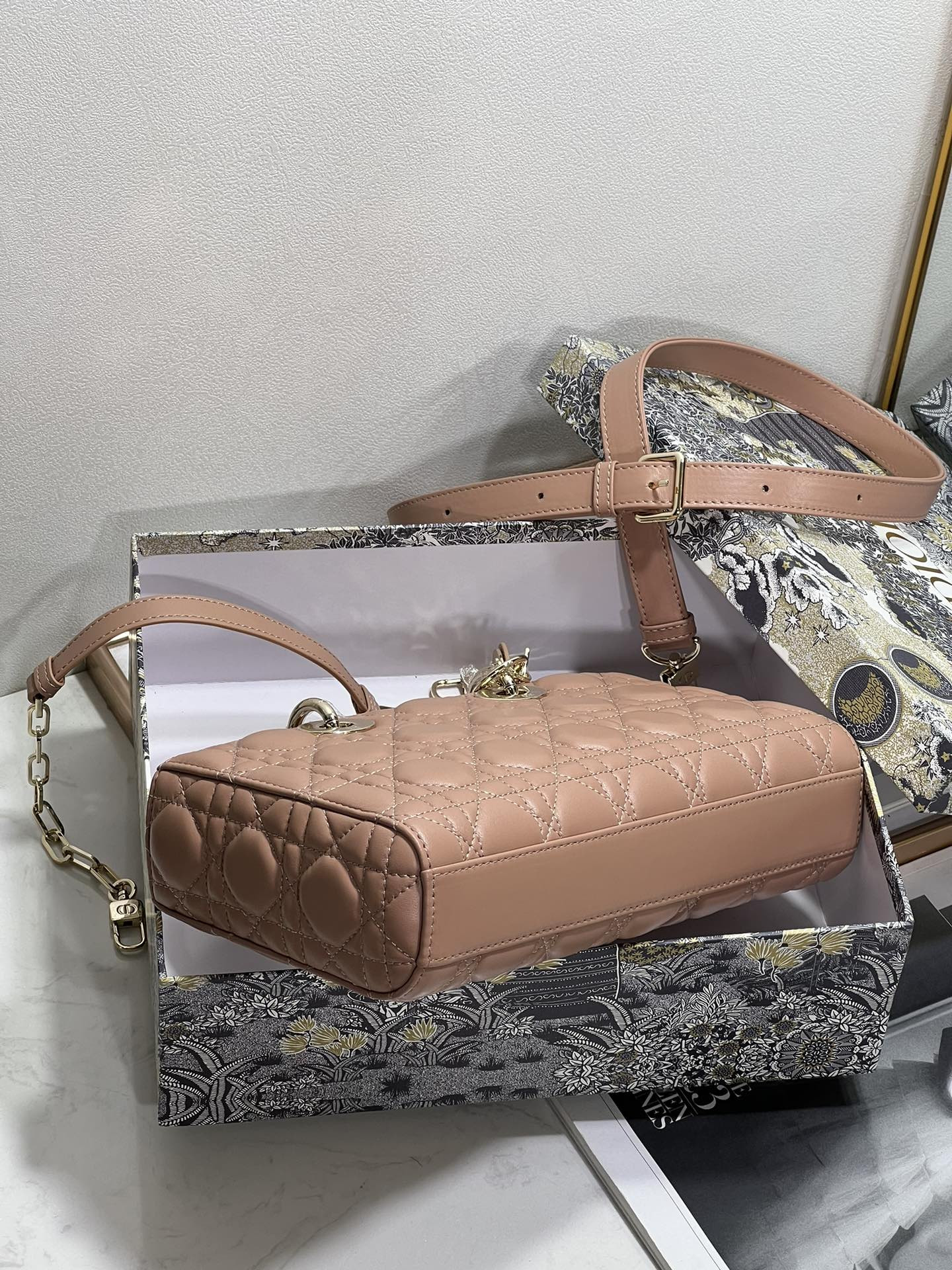 Dior Lady D-Joy bag medium Dark pink 26 x 13.5 x 5 cm