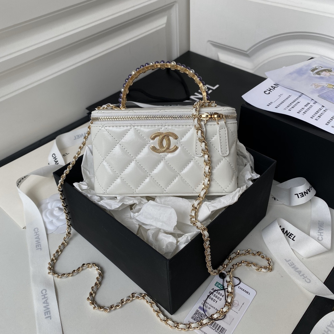 CHANEL 24P CHAIN LEATHER SQUARE BOX SHOULDER BAG WHITE 16x10x8cm
