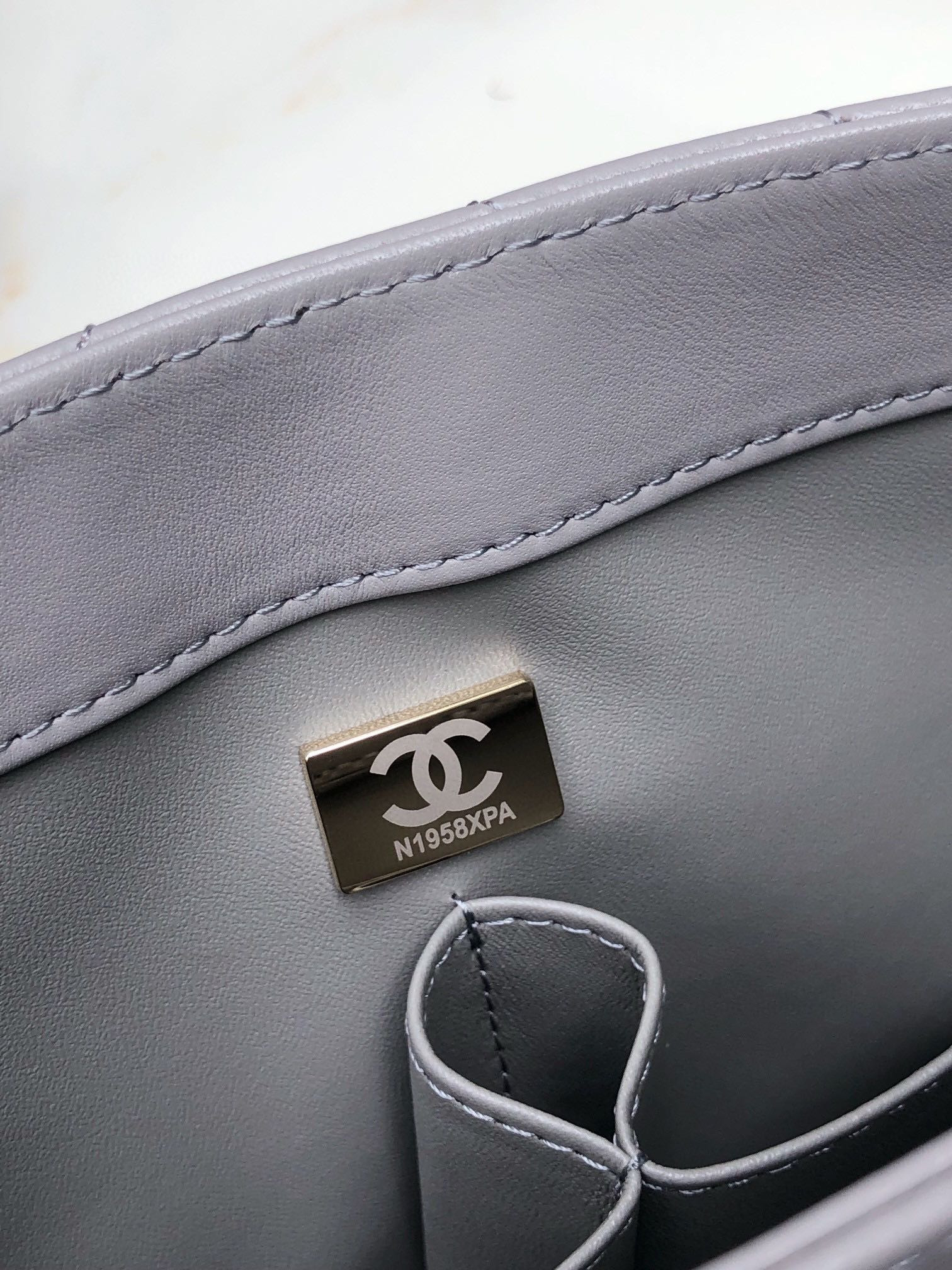 CHANEL FLAP BAG WITH TOP HANDLE GRAY 6.6 × 9.8 × 4.7 in