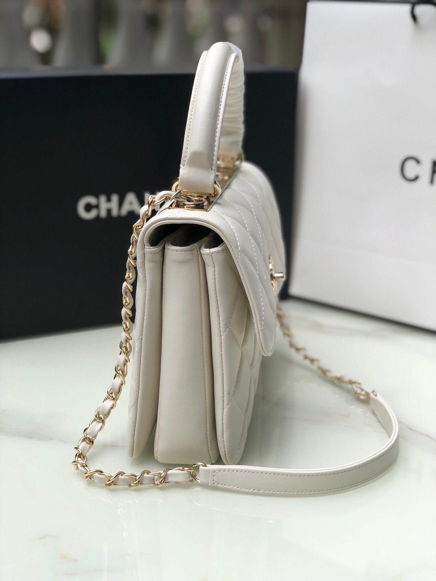 CHANEL FLAP BAG WITH TOP HANDLE 6.6 × 9.8 × 4.7 in