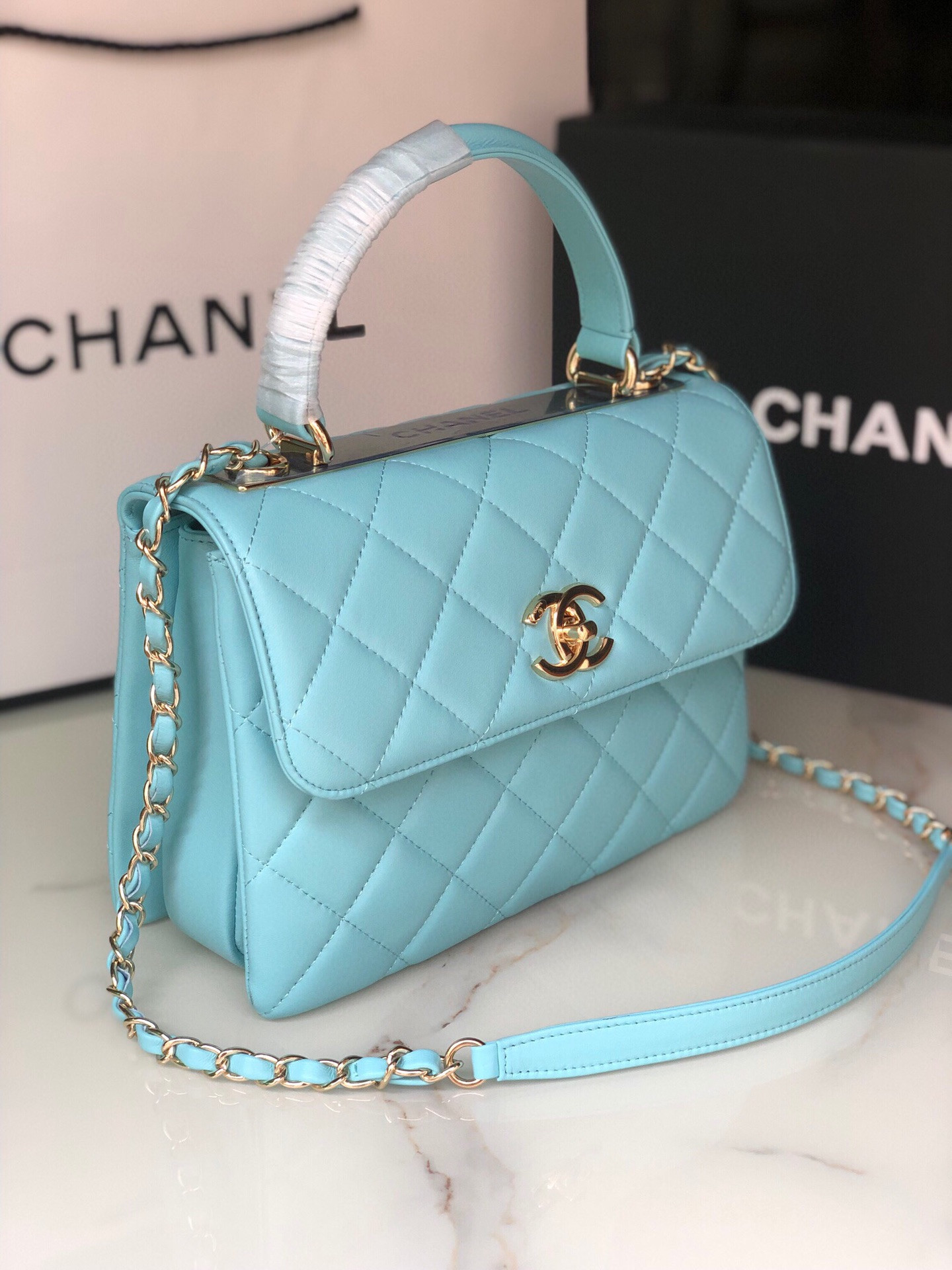CHANEL FLAP BAG WITH TOP HANDLE 6.6 × 9.8 × 4.7 in