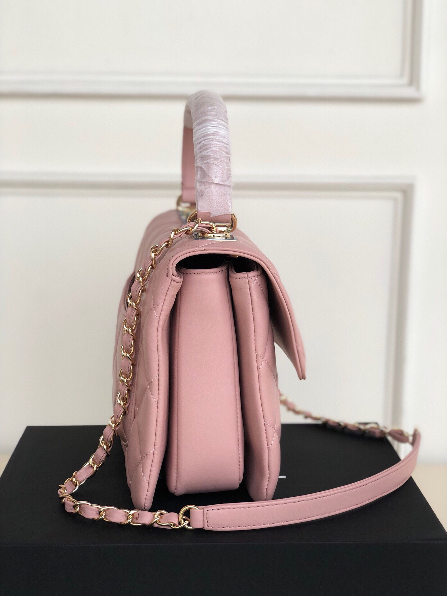 CHANEL FLAP BAG WITH TOP HANDLE 6.6 × 9.8 × 4.7 in