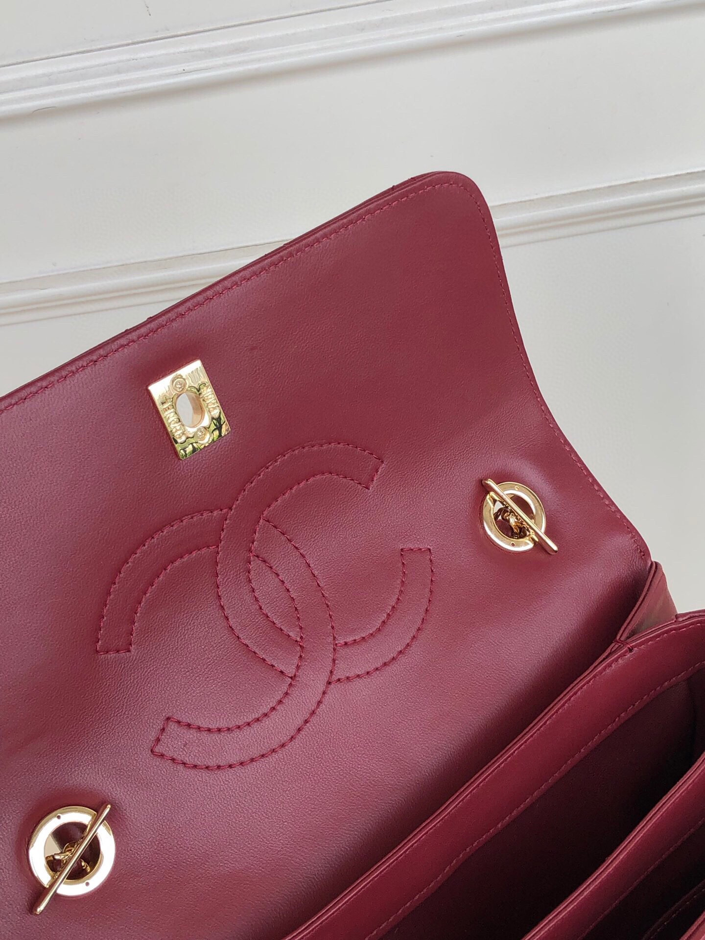 CHANEL FLAP BAG WITH TOP HANDLE 6.6 × 9.8 × 4.7 in