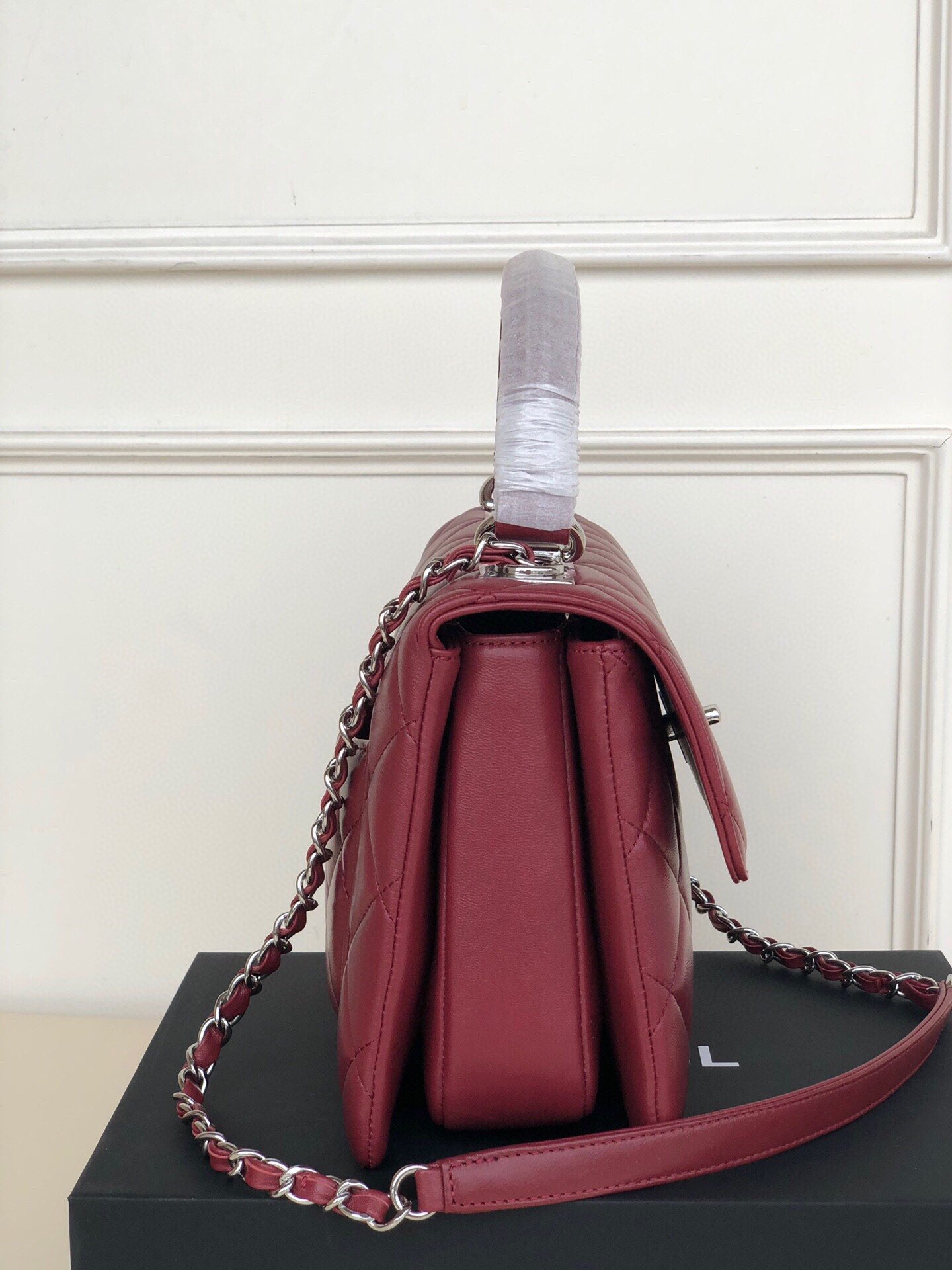 CHANEL FLAP BAG WITH TOP HANDLE 6.6 × 9.8 × 4.7 in