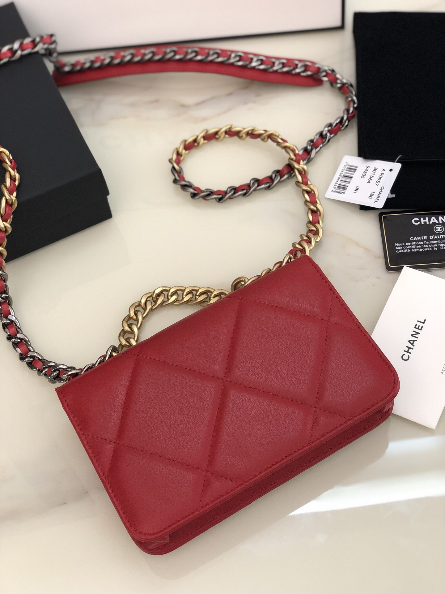 CHANEL CLASSIC WALLET ON CHAIN RED 4.8 × 7.5 × 1.4 in