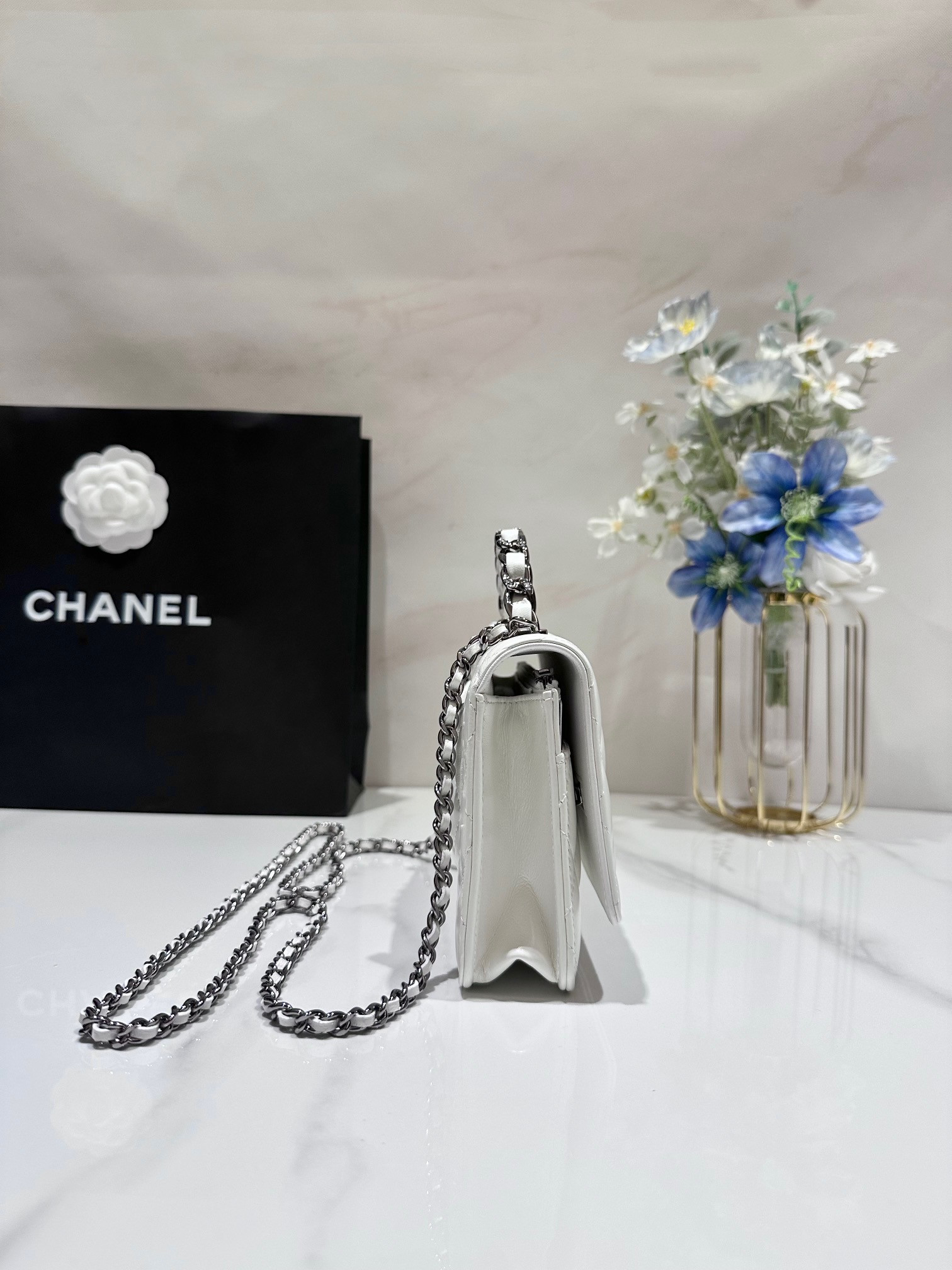 CHANEL CLASSIC WALLET ON CHAIN 4.8 × 7.5 × 1.4 in