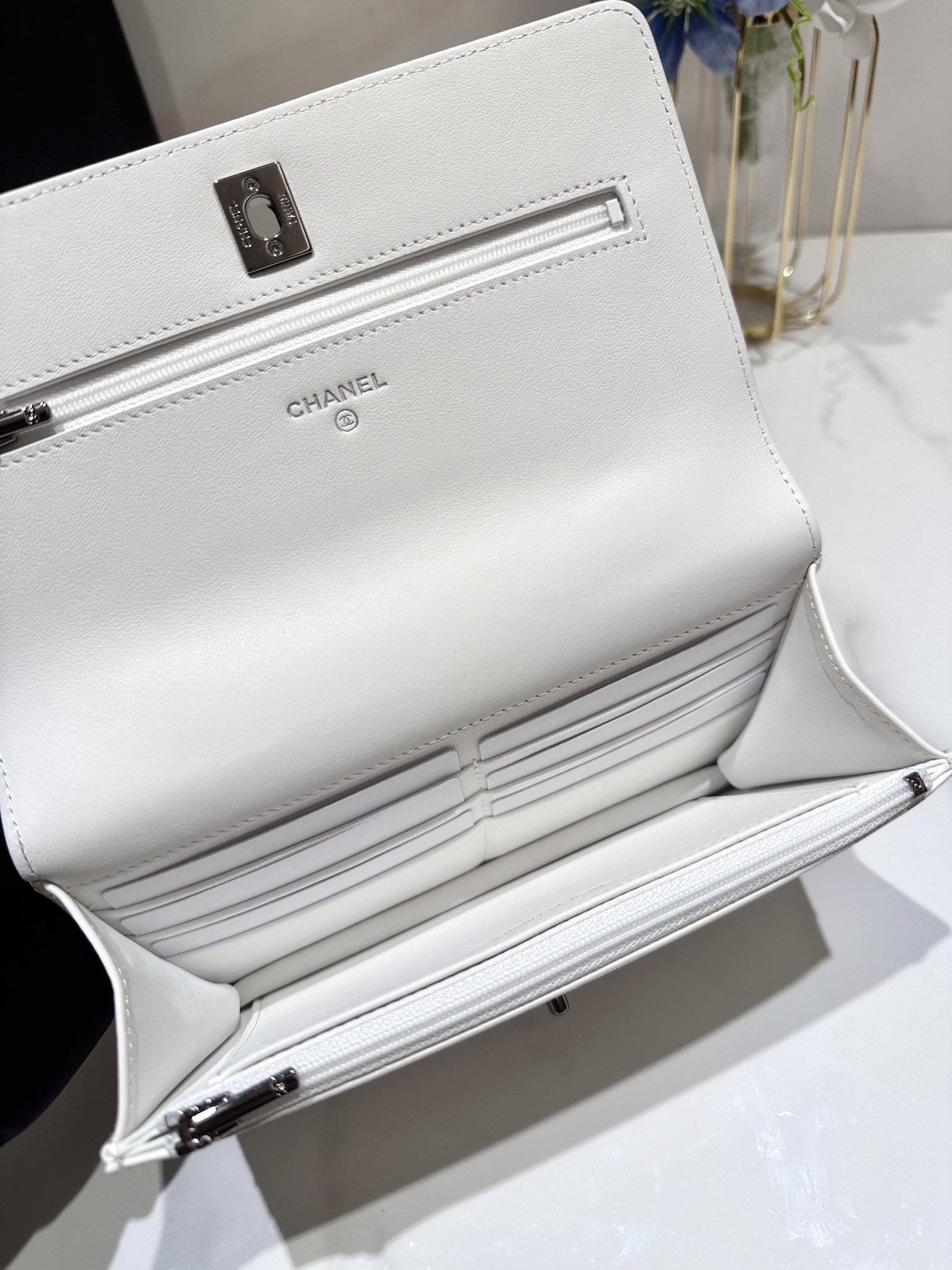 CHANEL CLASSIC WALLET ON CHAIN 4.8 × 7.5 × 1.4 in