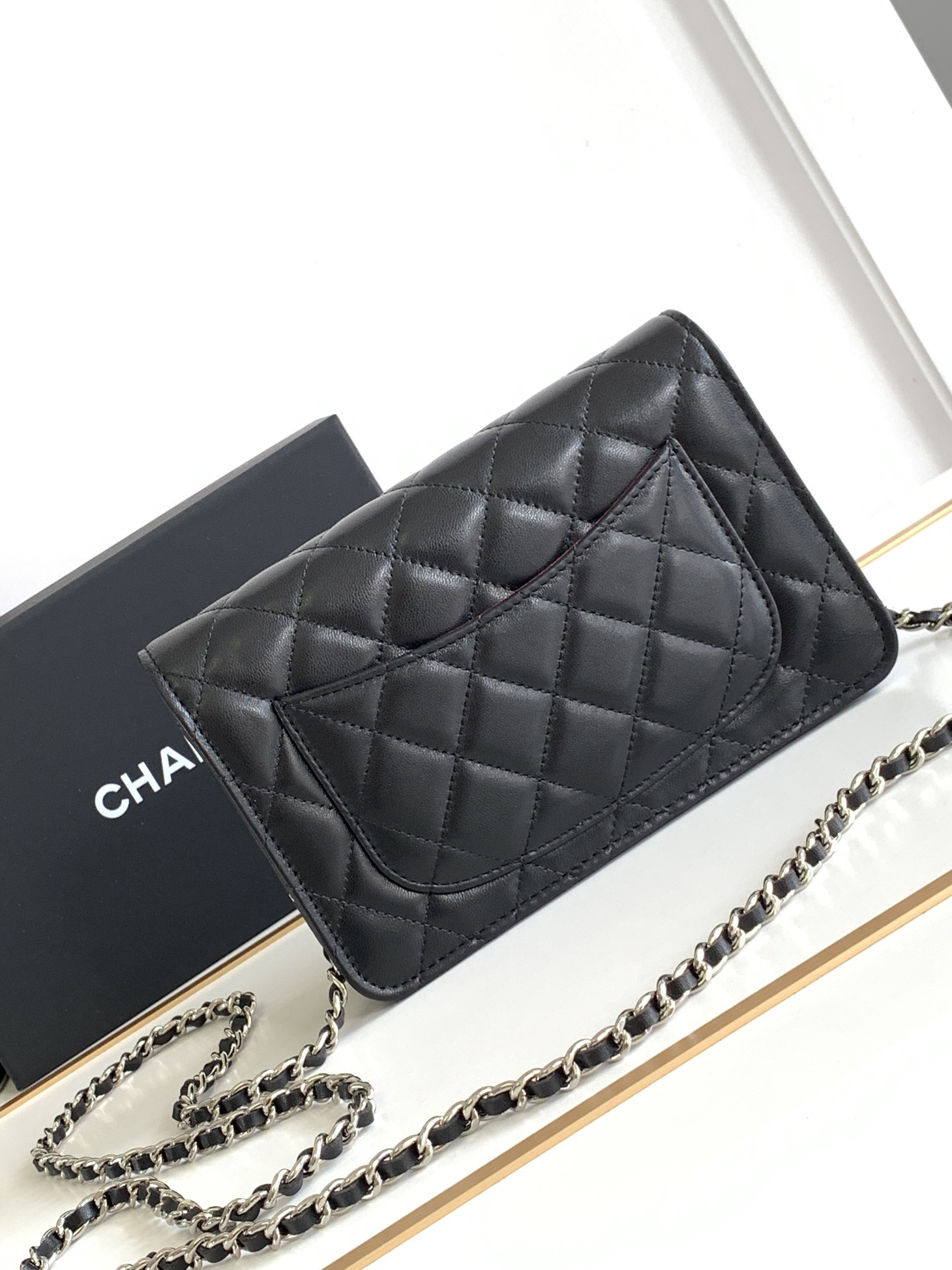 CHANEL CLASSIC WALLET ON CHAIN 4.8 × 7.5 × 1.4 in