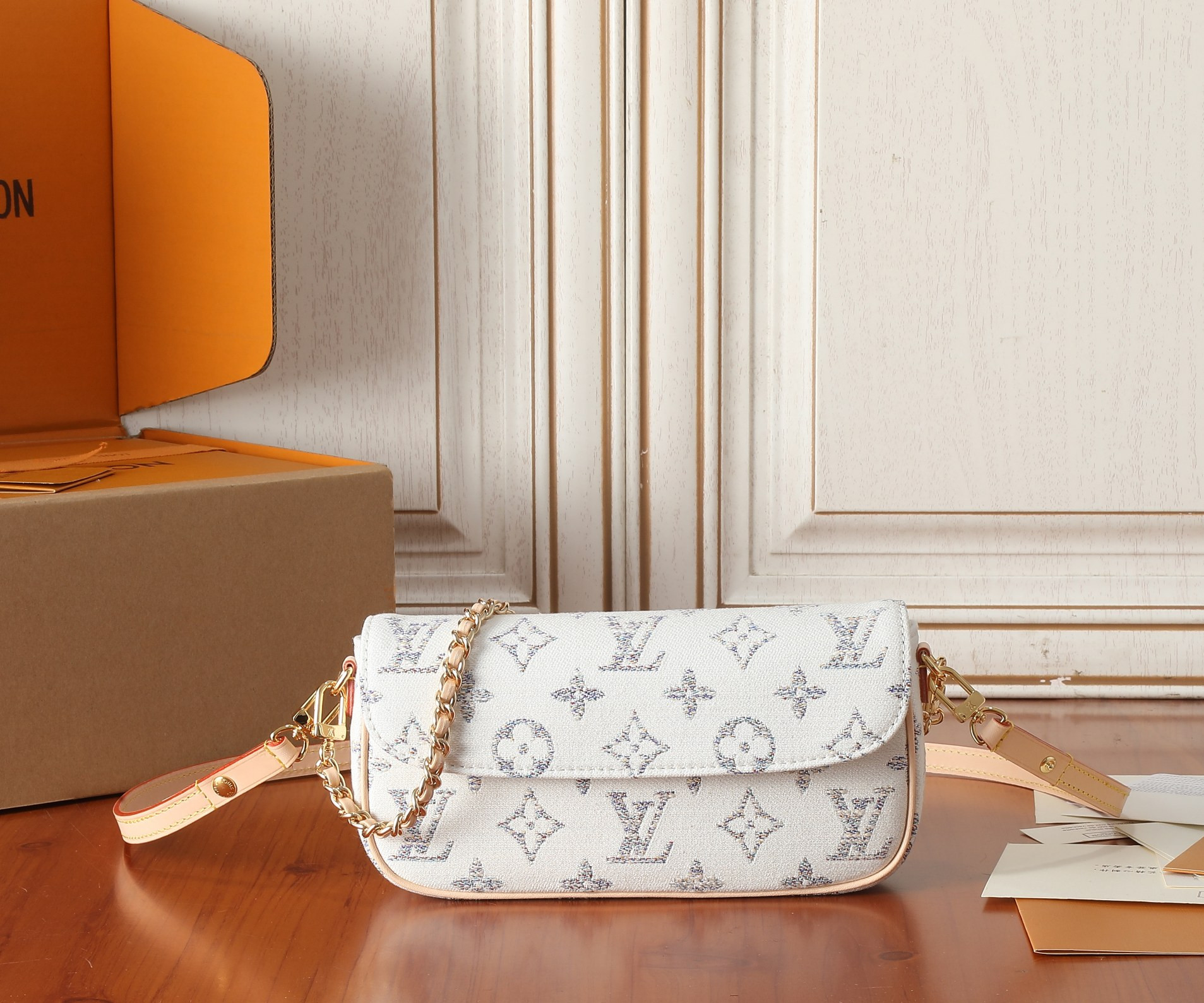 LV Wallet on Chain Ivy M83499 9.3 x 4.7 x 1.7 inches