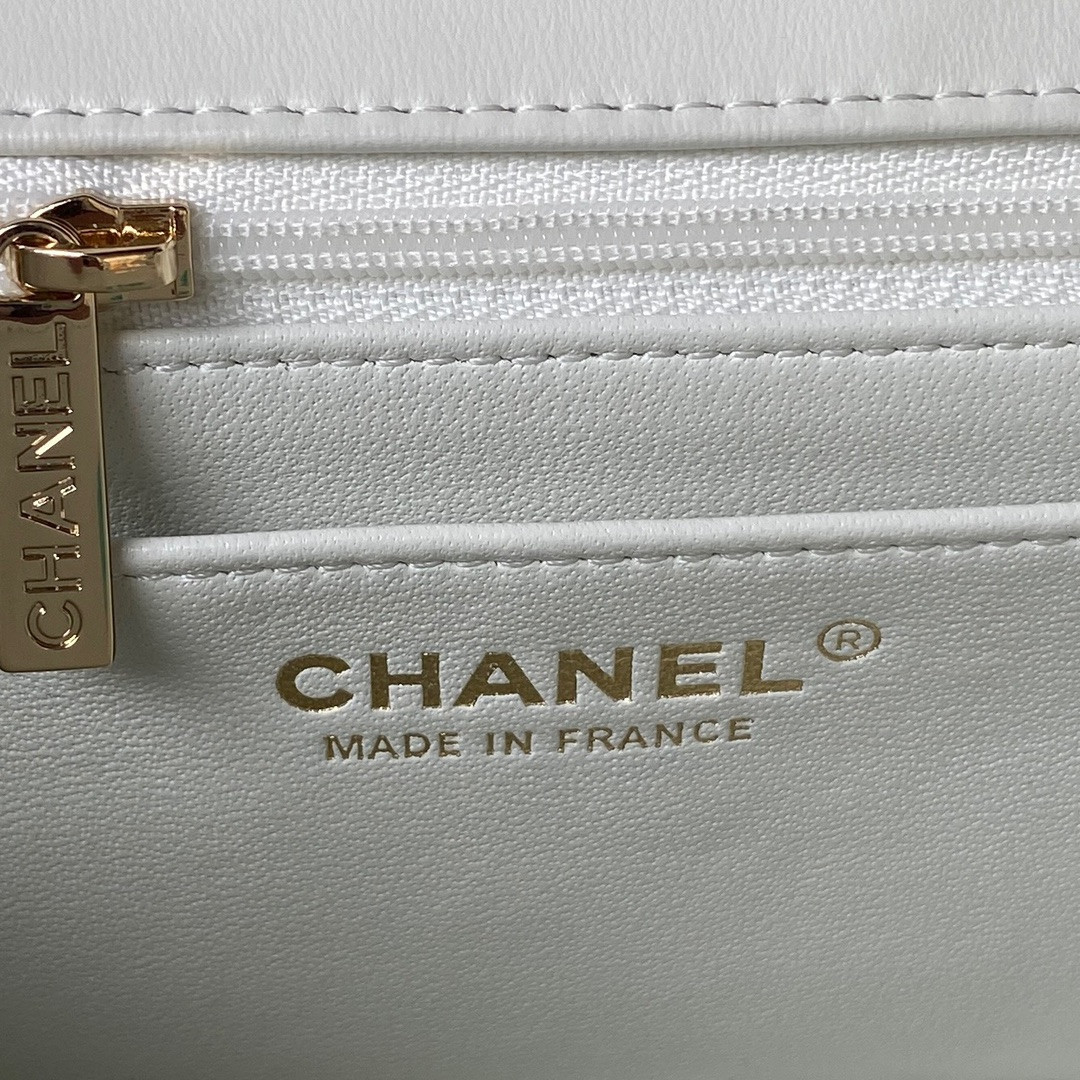 Chanel Mini Classic Handbag With Top Handle 12 × 20 × 6 cm