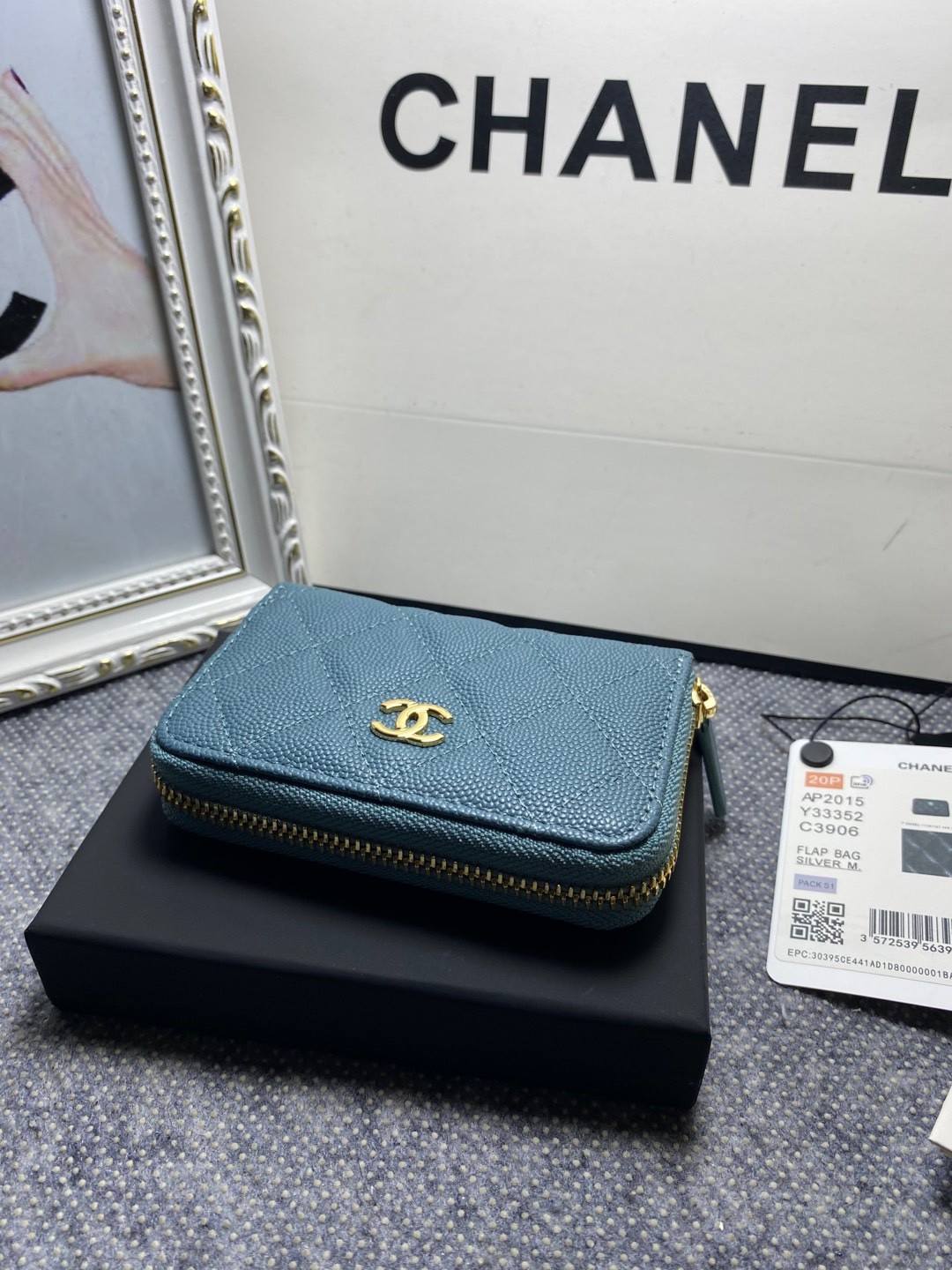 CHANEL ZIPPED COIN PURSE 7.5x 11x 2.5cm