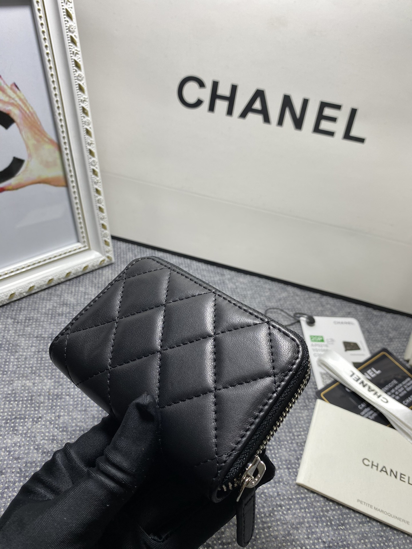 CHANEL ZIPPED COIN PURSE 7.5x 11x 2.5cm