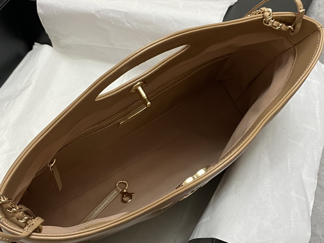 CHANEL SHOPPING BAG Shiny Lambskin & Gold-Tone Metal 11.7 × 14 × 3.5 in