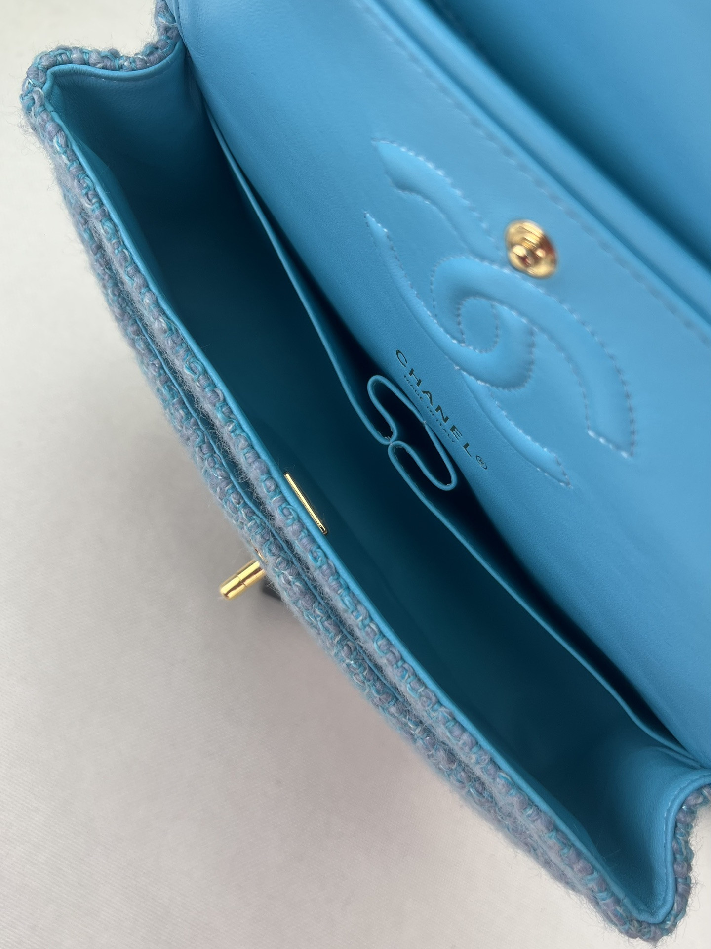 CHANEL CLASSIC 11.12 HANDBAG  Tweed & Gold-Tone Metal 6 × 9.9 × 2.5 in