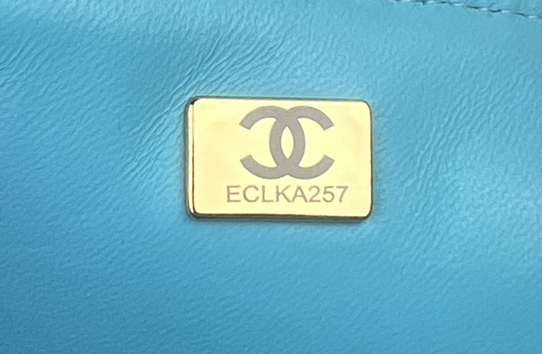 CHANEL CLASSIC 11.12 HANDBAG  Tweed & Gold-Tone Metal 6 × 9.9 × 2.5 in