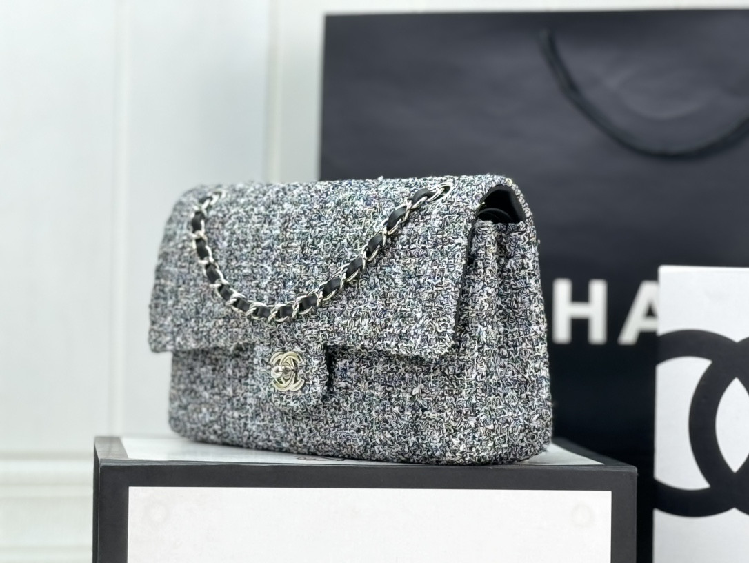 CHANEL CLASSIC 11.12 HANDBAG Tweed & Silver-Tone Metal  6 × 9.9 × 2.5 in