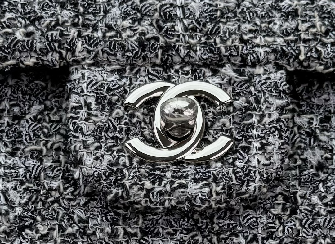 CHANEL CLASSIC 11.12 HANDBAG Tweed & Silver-Tone Metal  6 × 9.9 × 2.5 in