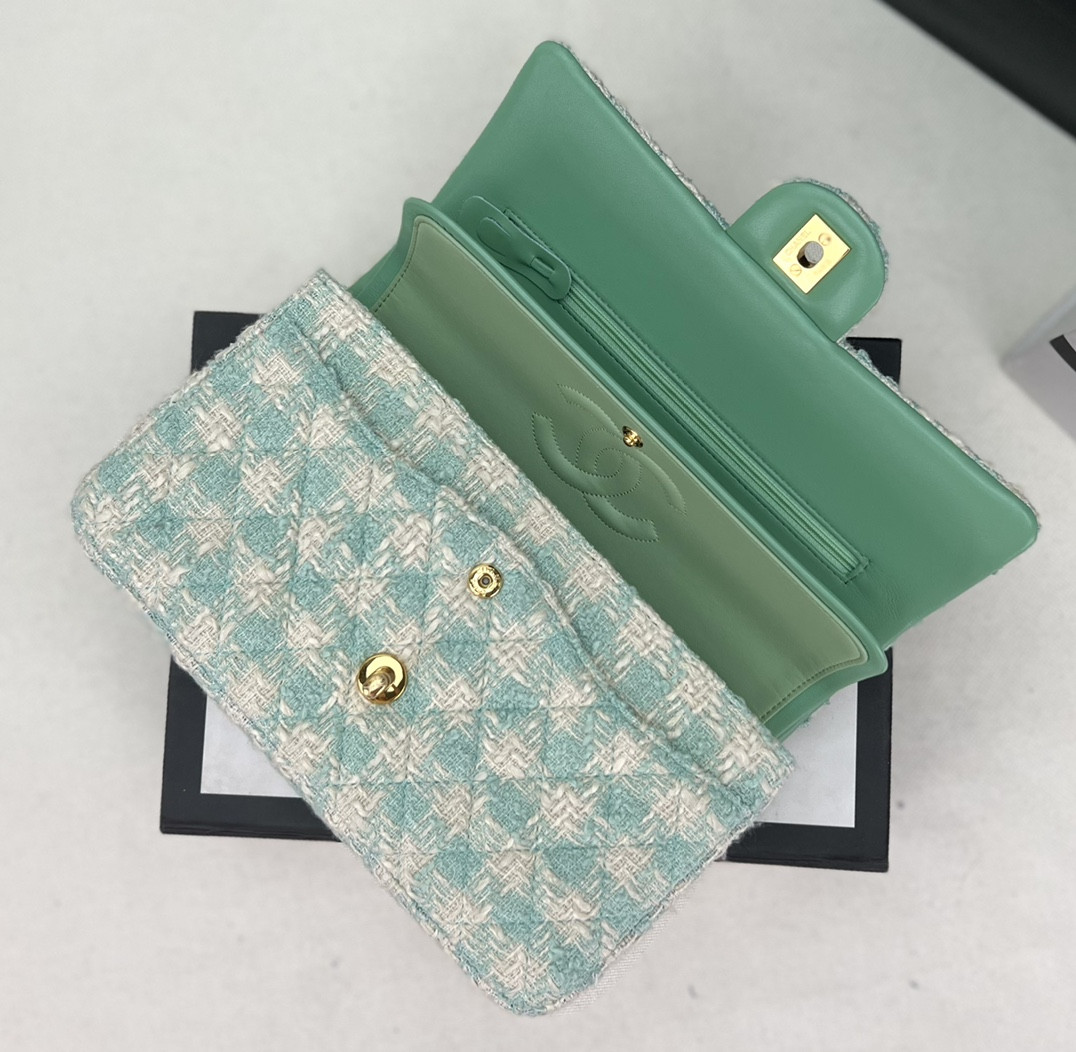 CHANEL CLASSIC 11.12 HANDBAG Tweed & Gold-Tone Metal   6 × 9.9 × 2.5 in