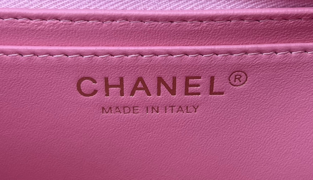 CHANEL MINI CLASSIC 11.12 HANDBAG Tweed & Gold-Tone Metal 4.7 × 7.8 × 2.3 in