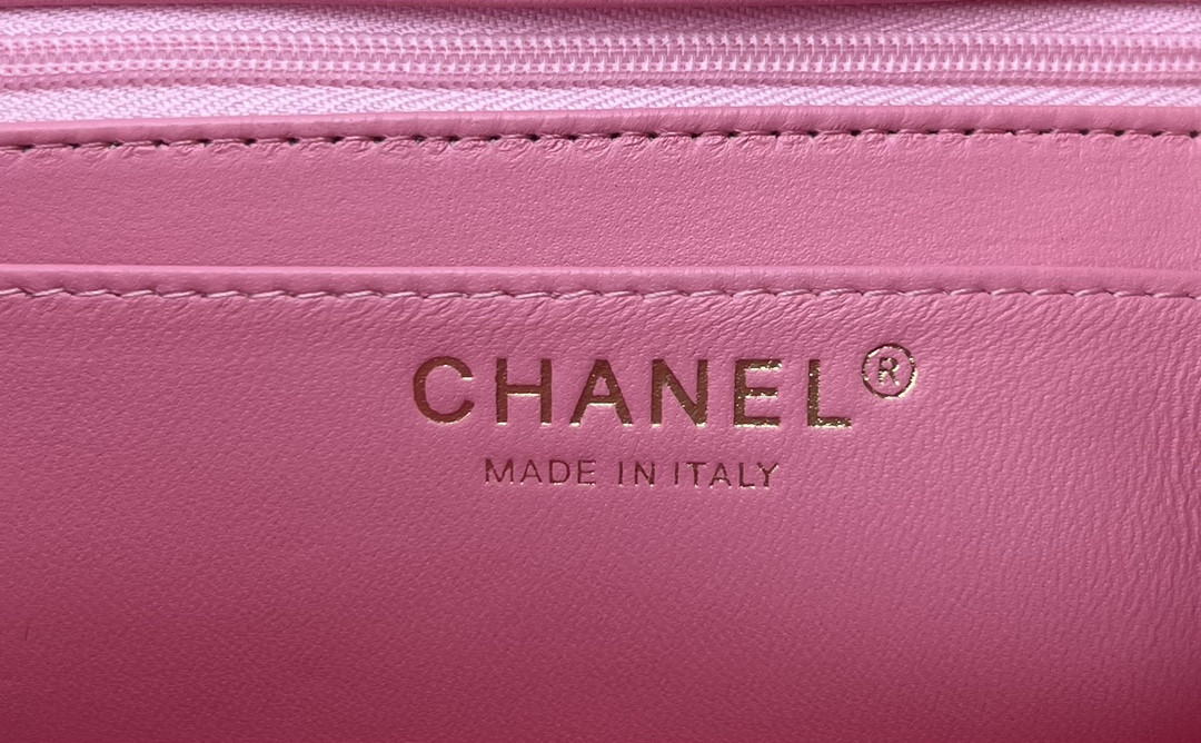 CHANEL MINI CLASSIC 11.12 HANDBAG Tweed & Gold-Tone Metal 4.7 × 7.8 × 2.3 in