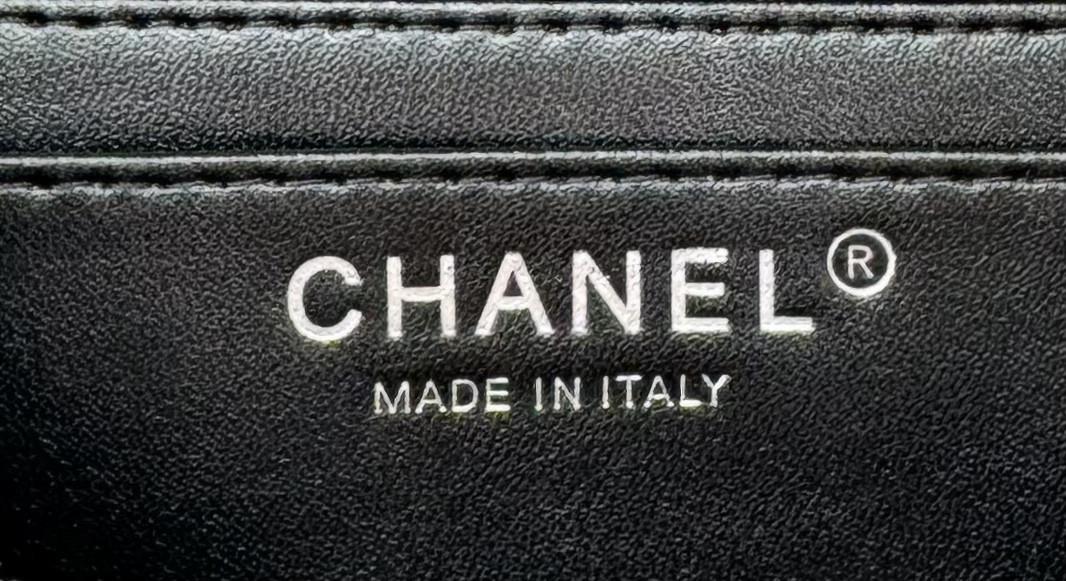 CHANEL MINI CLASSIC 11.12 HANDBAG Tweed & Silver-Tone Metal 4.7 × 7.8 × 2.3 in