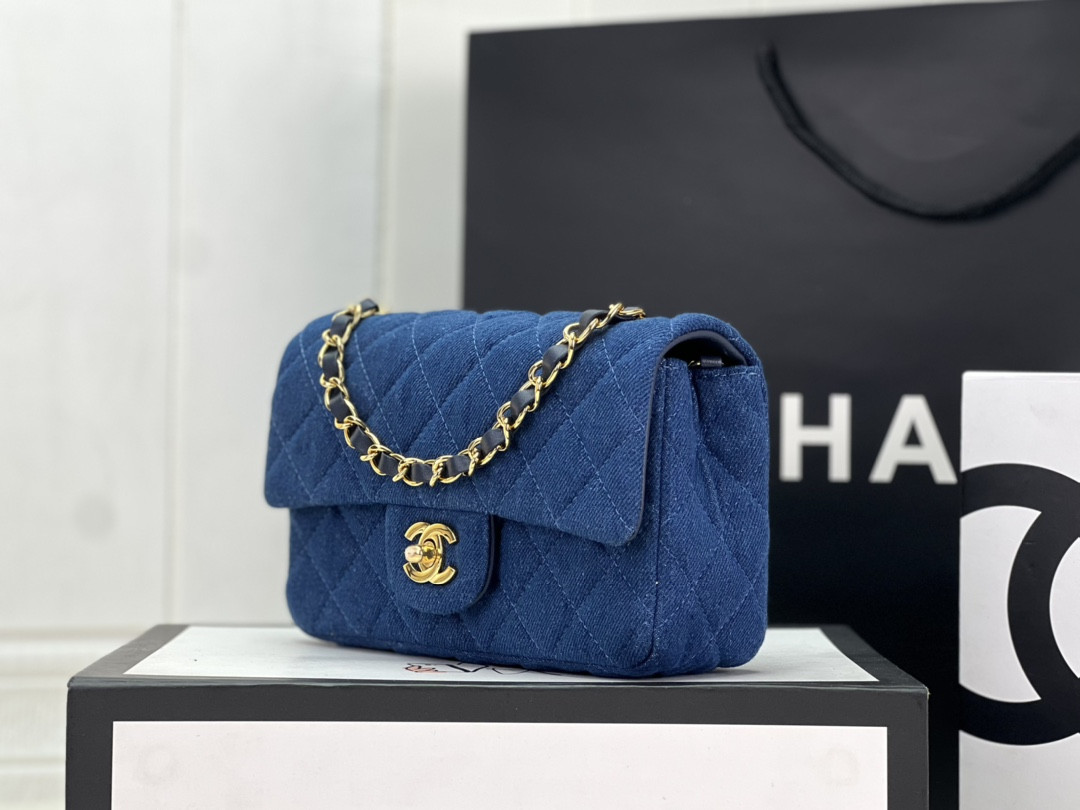 CHANEL MINI CLASSIC 11.12 HANDBAG Tweed & Gold-Tone Metal 4.7 × 7.8 × 2.3 in