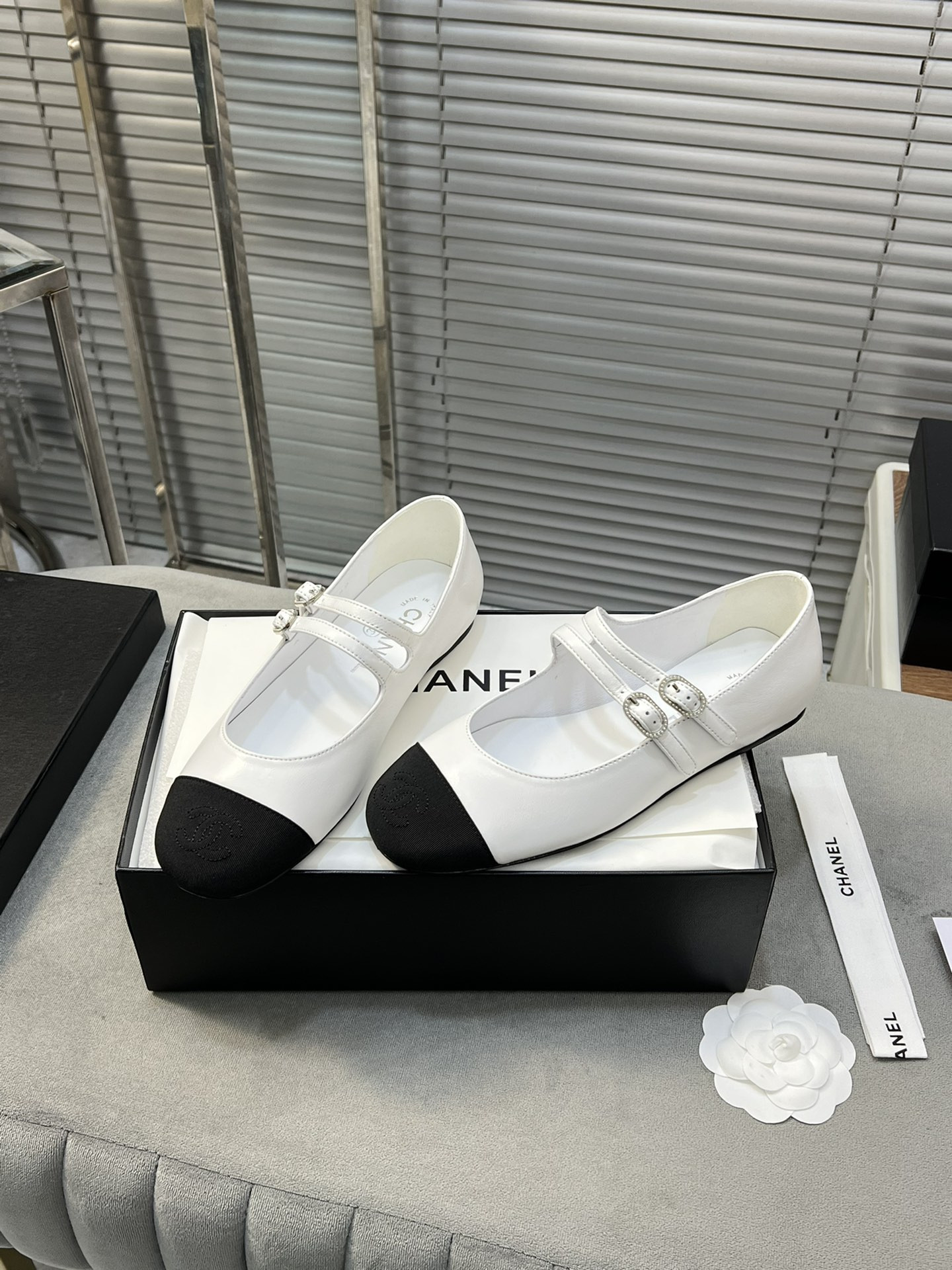 UA CHANEL MARY JANES  Lambskin & Grosgrain