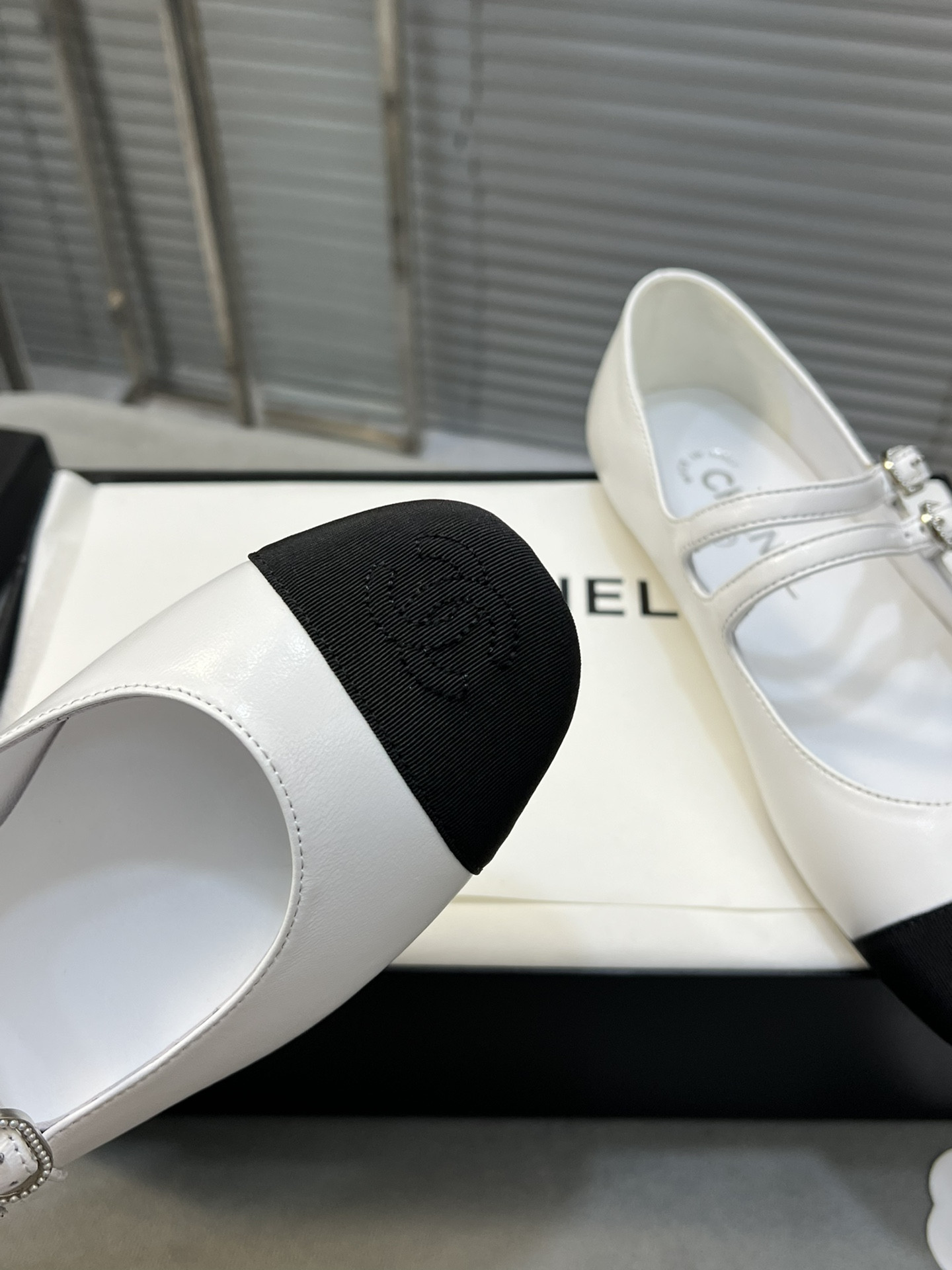 UA CHANEL MARY JANES  Lambskin & Grosgrain