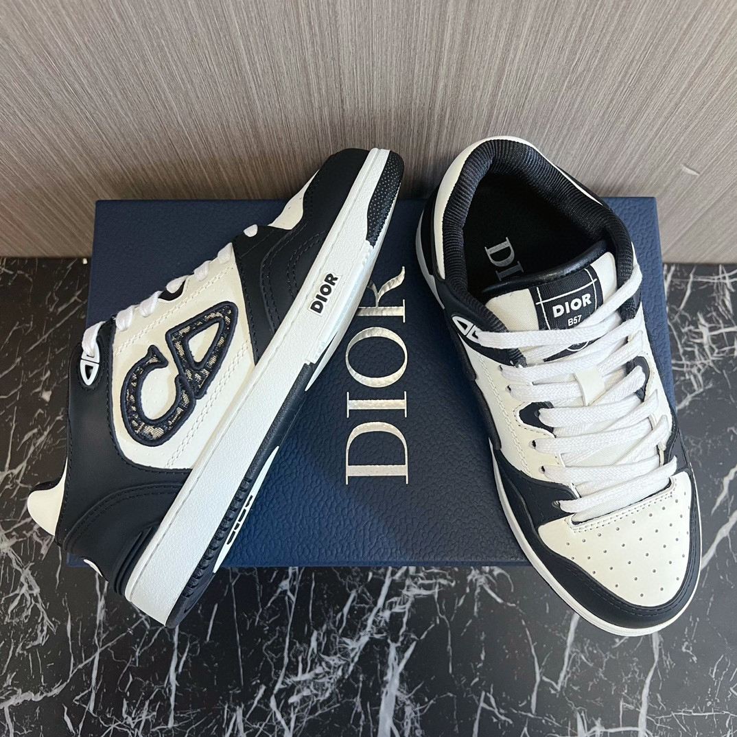 UA DIOR B57 Low-Top Sneaker Black and White