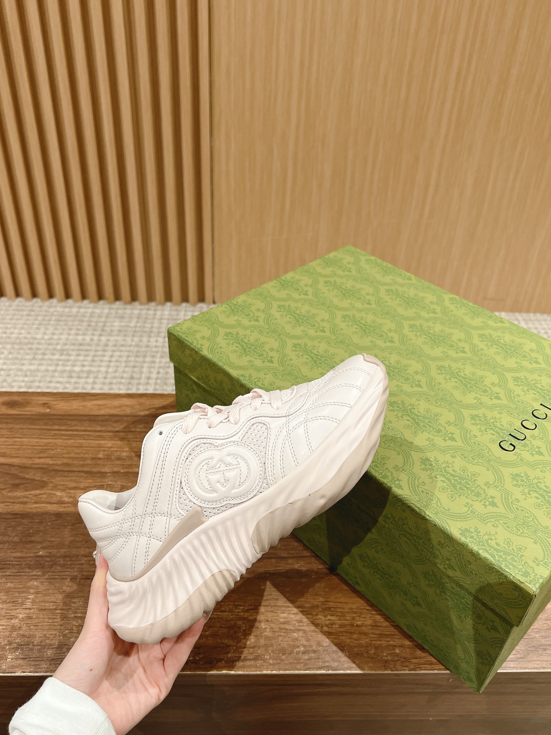 UA GUCCI RIPPLE SNEAKER