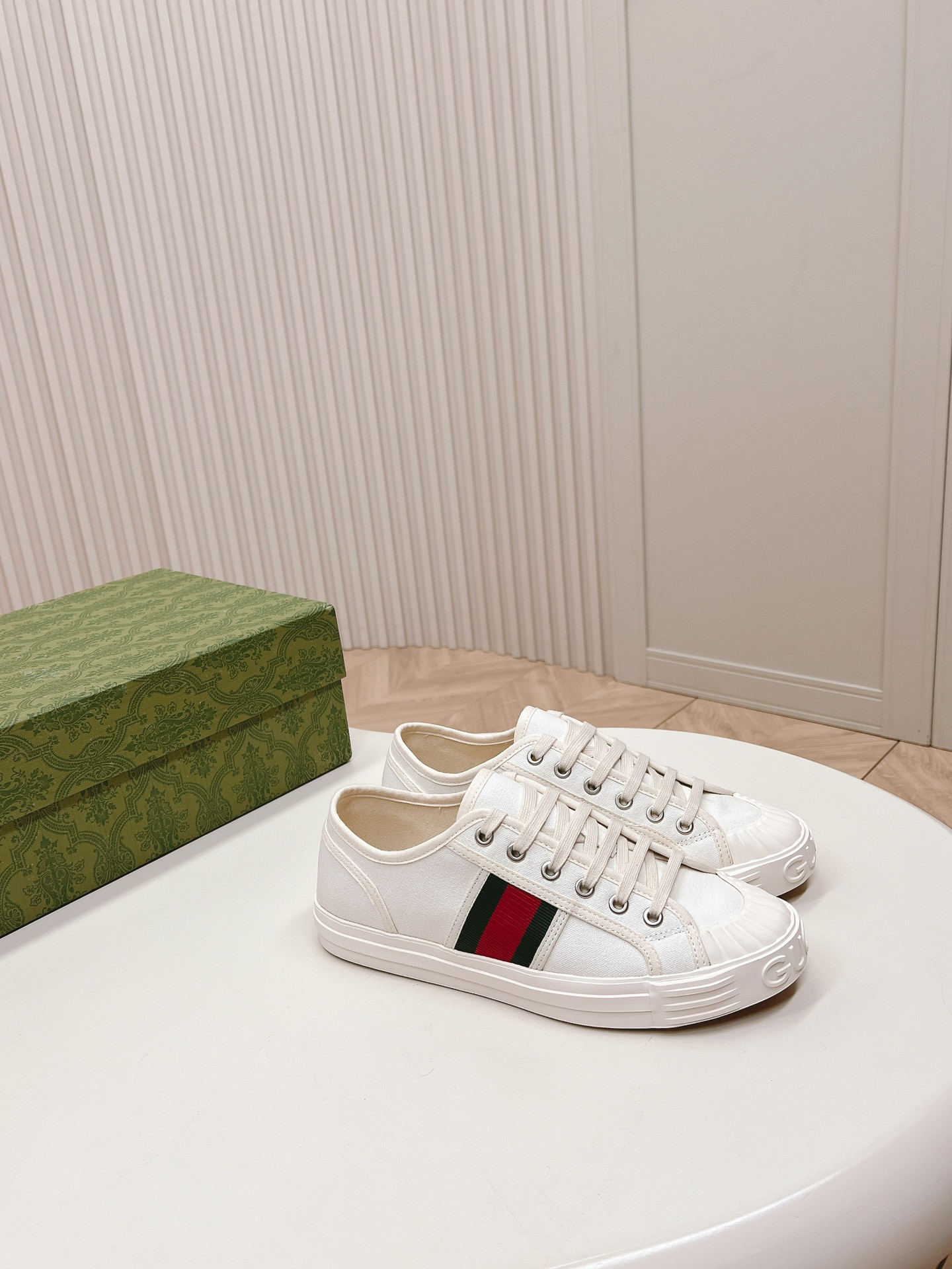 UA GUCCI SNEAKER WITH WEB