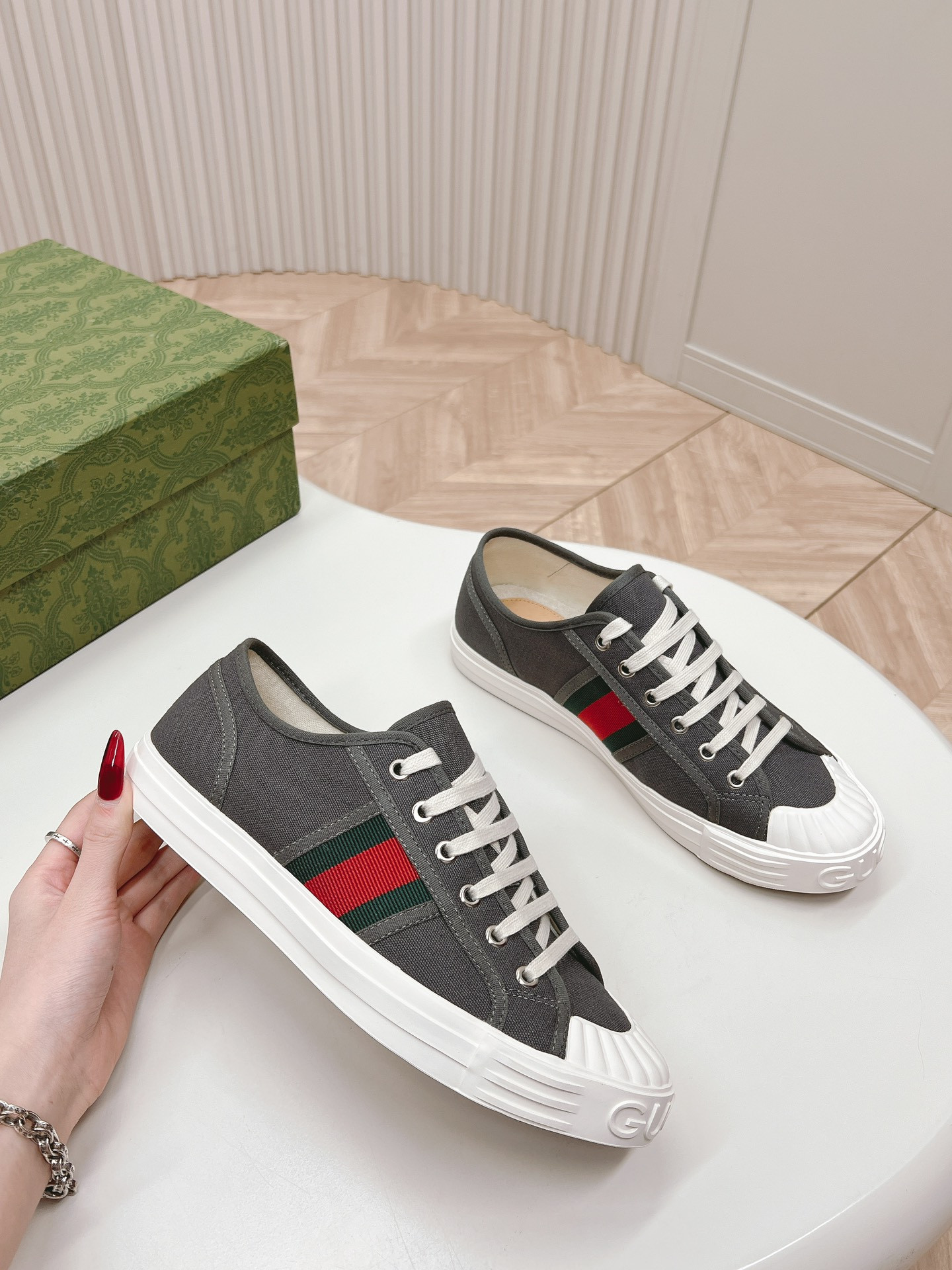 UA GUCCI SNEAKER WITH WEB