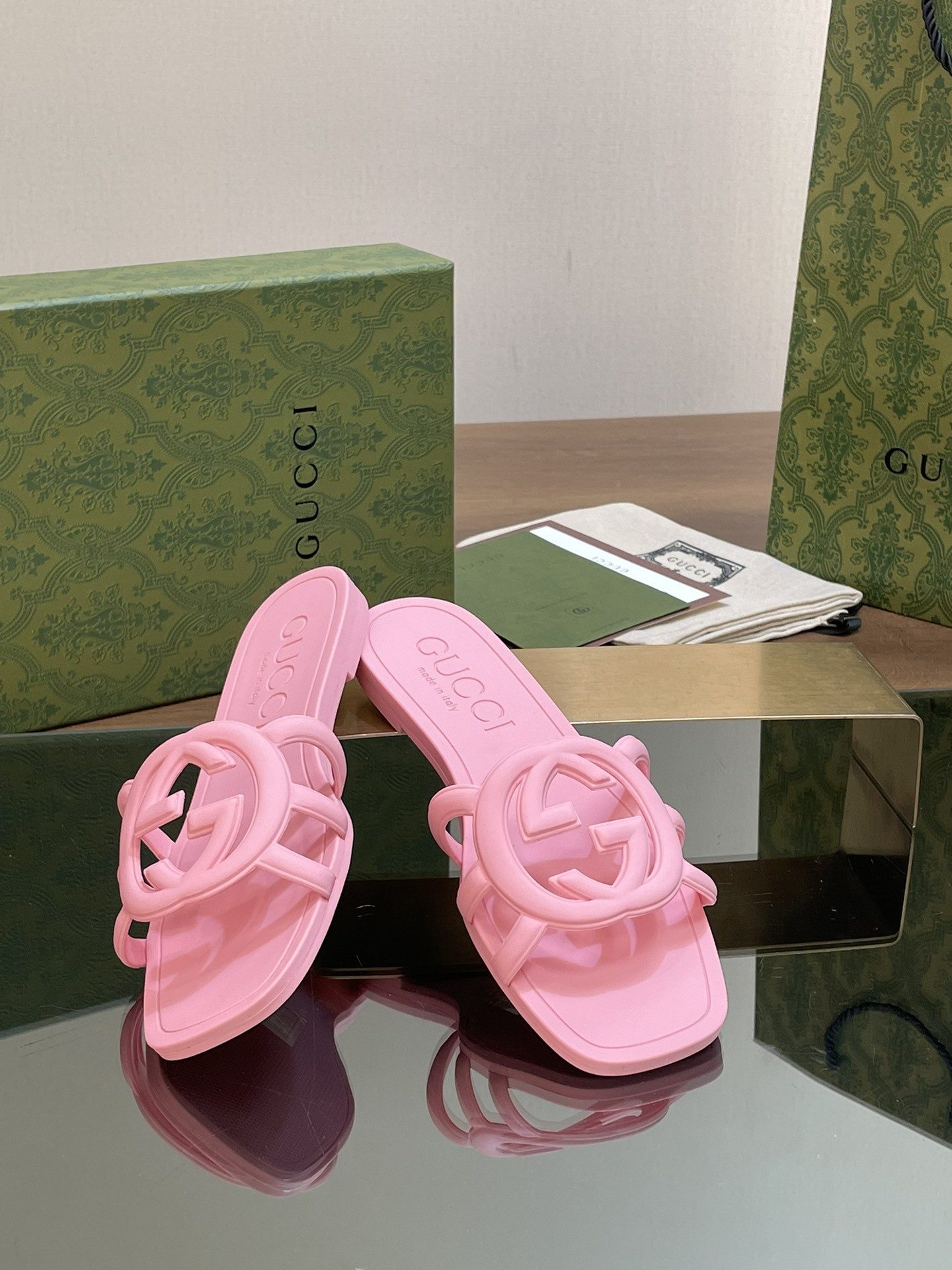 UA GUCCI INTERLOCKING G SLIDE SANDAL Pink