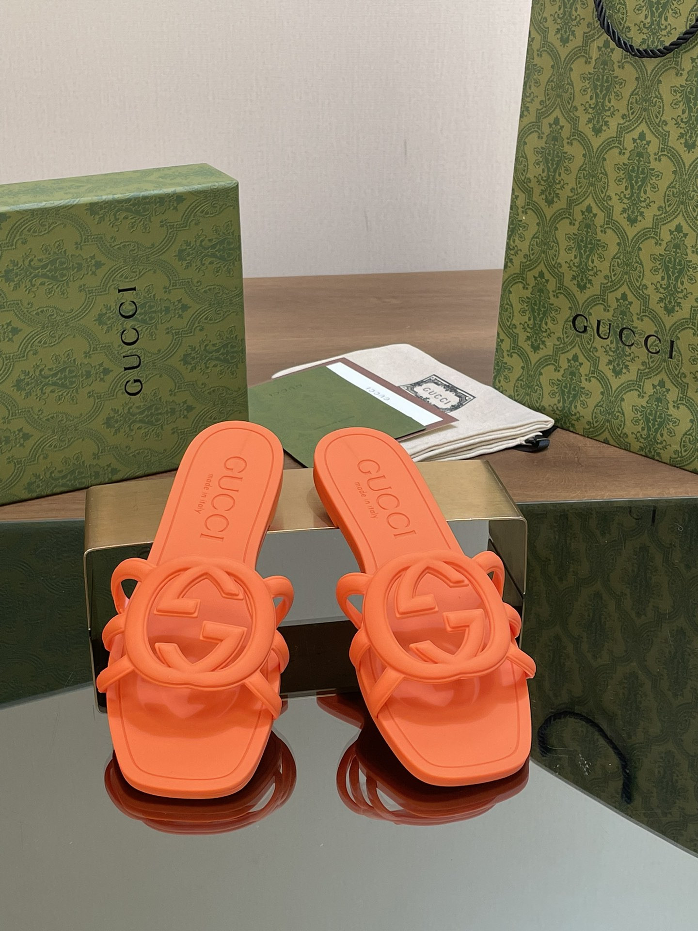 UA GUCCI INTERLOCKING G SLIDE SANDAL Orange