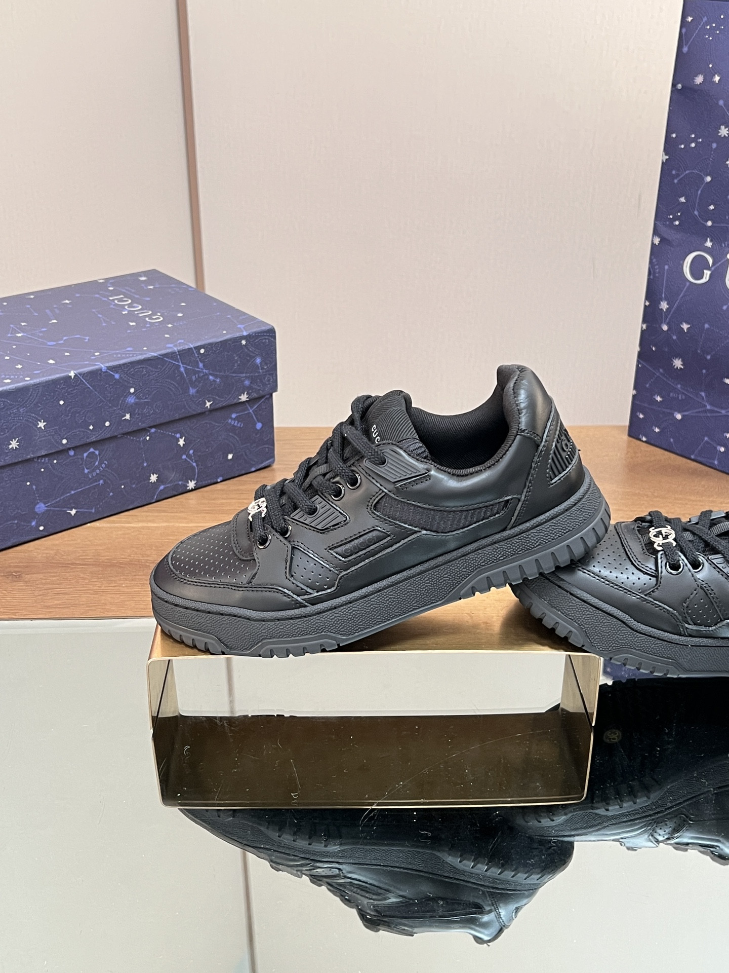 UA GUCCI Low-Top SNEAKER