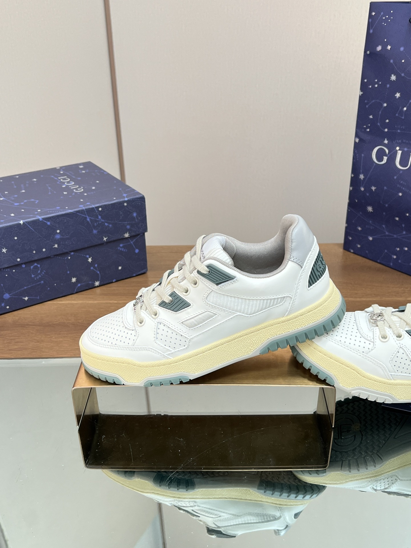 UA GUCCI Low-Top SNEAKER