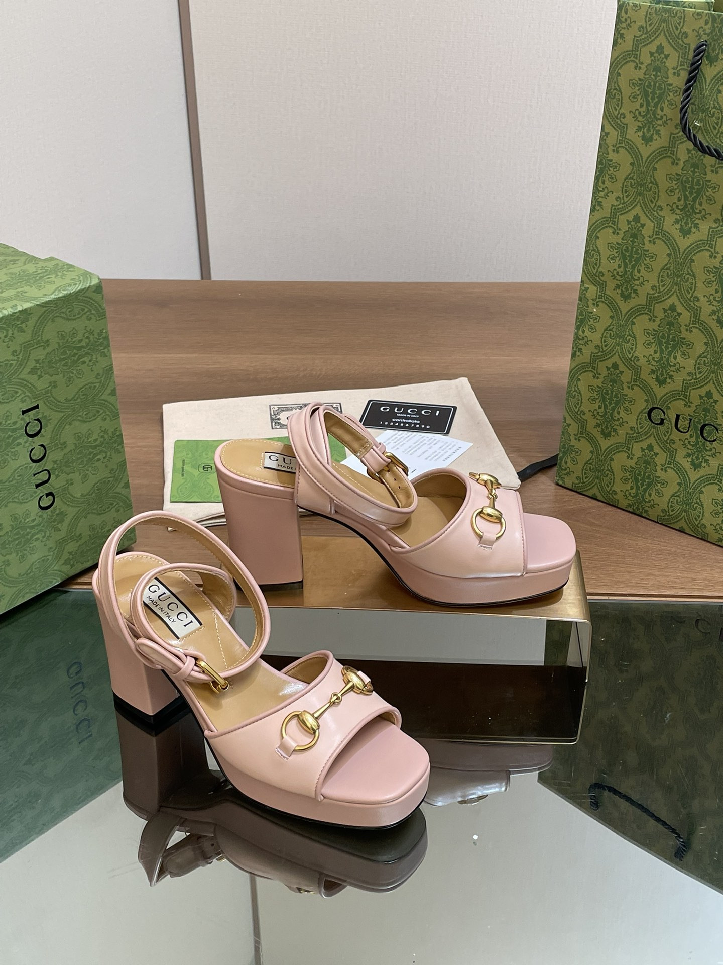 UA GUCCI HORSEBIT PLATFORM SANDAL