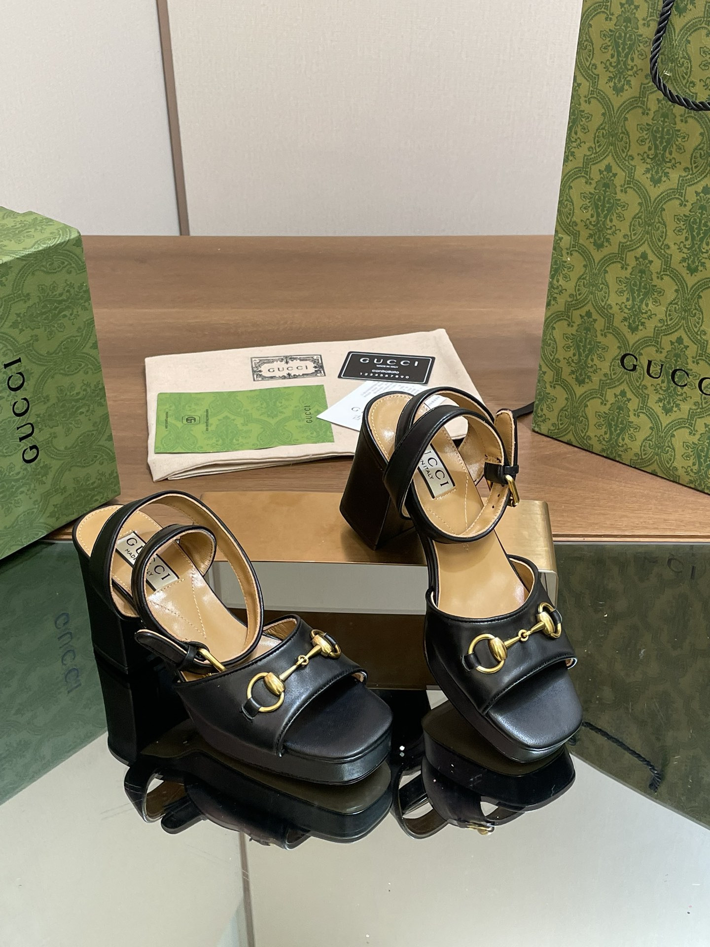 UA GUCCI HORSEBIT PLATFORM SANDAL